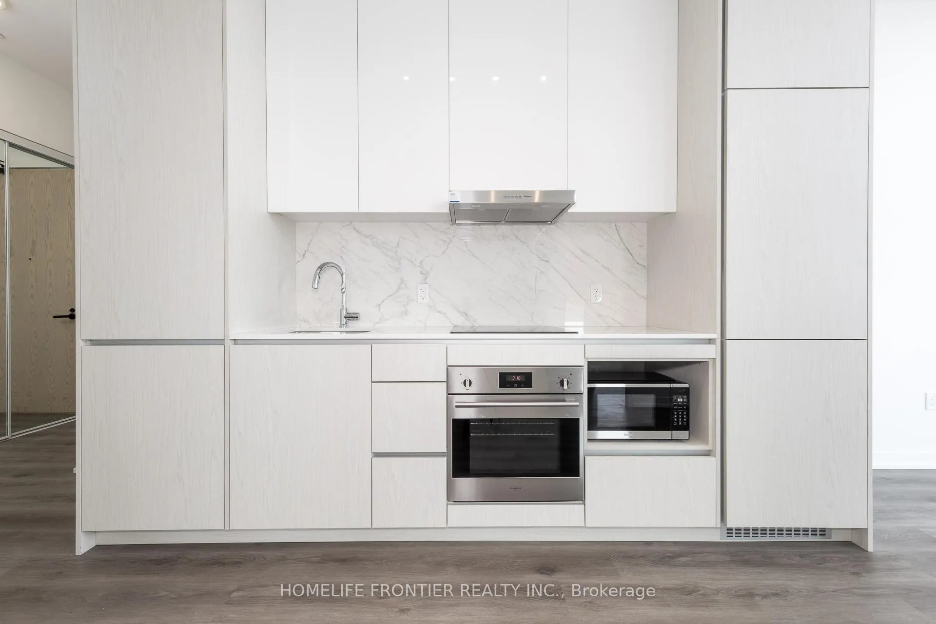 Photo 5 of Unit 619, 28 Interchange Way, Vaughan, Vaughan Corporate Centre — HOMEH