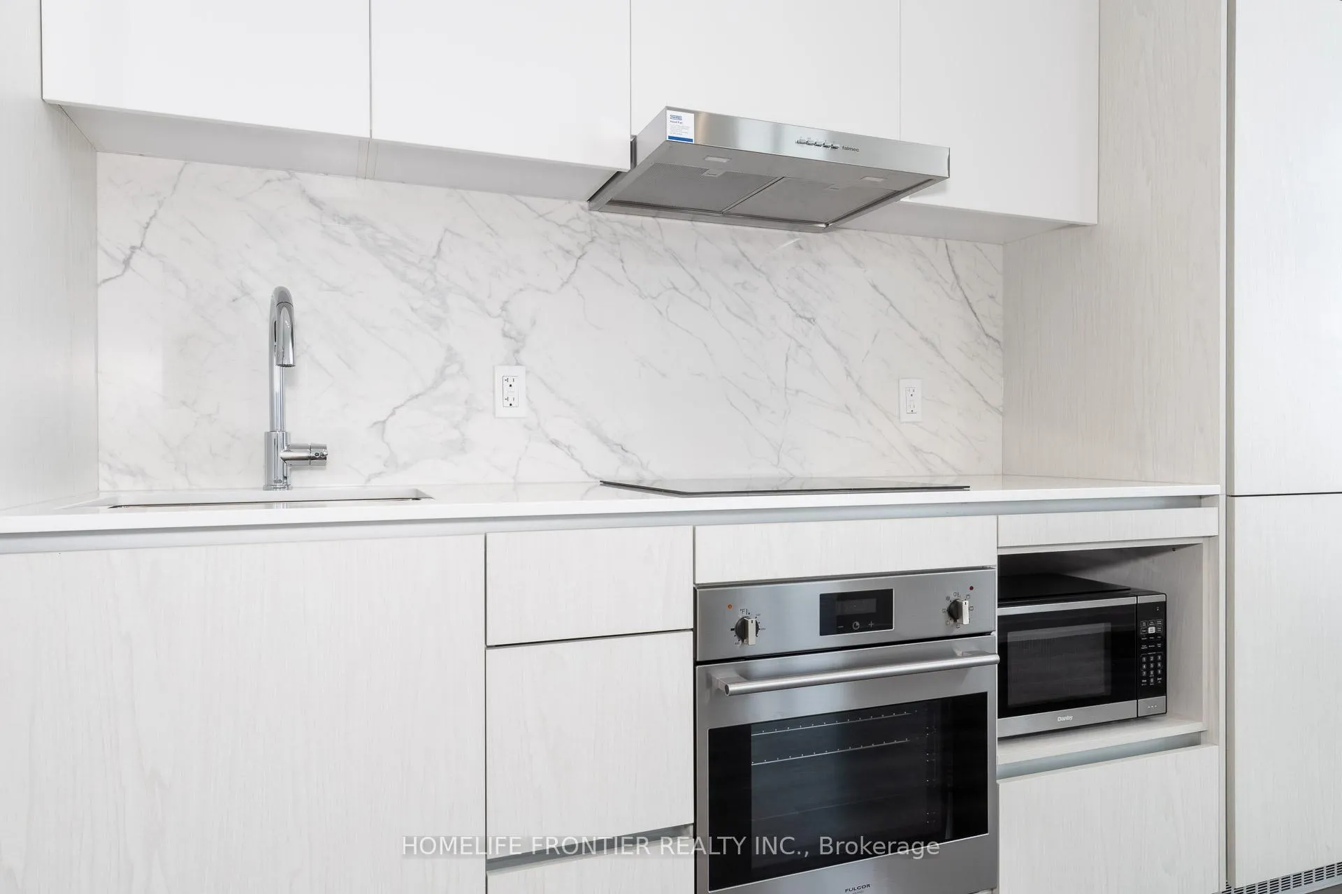 Photo 6 of Unit 619, 28 Interchange Way, Vaughan, Vaughan Corporate Centre — HOMEH
