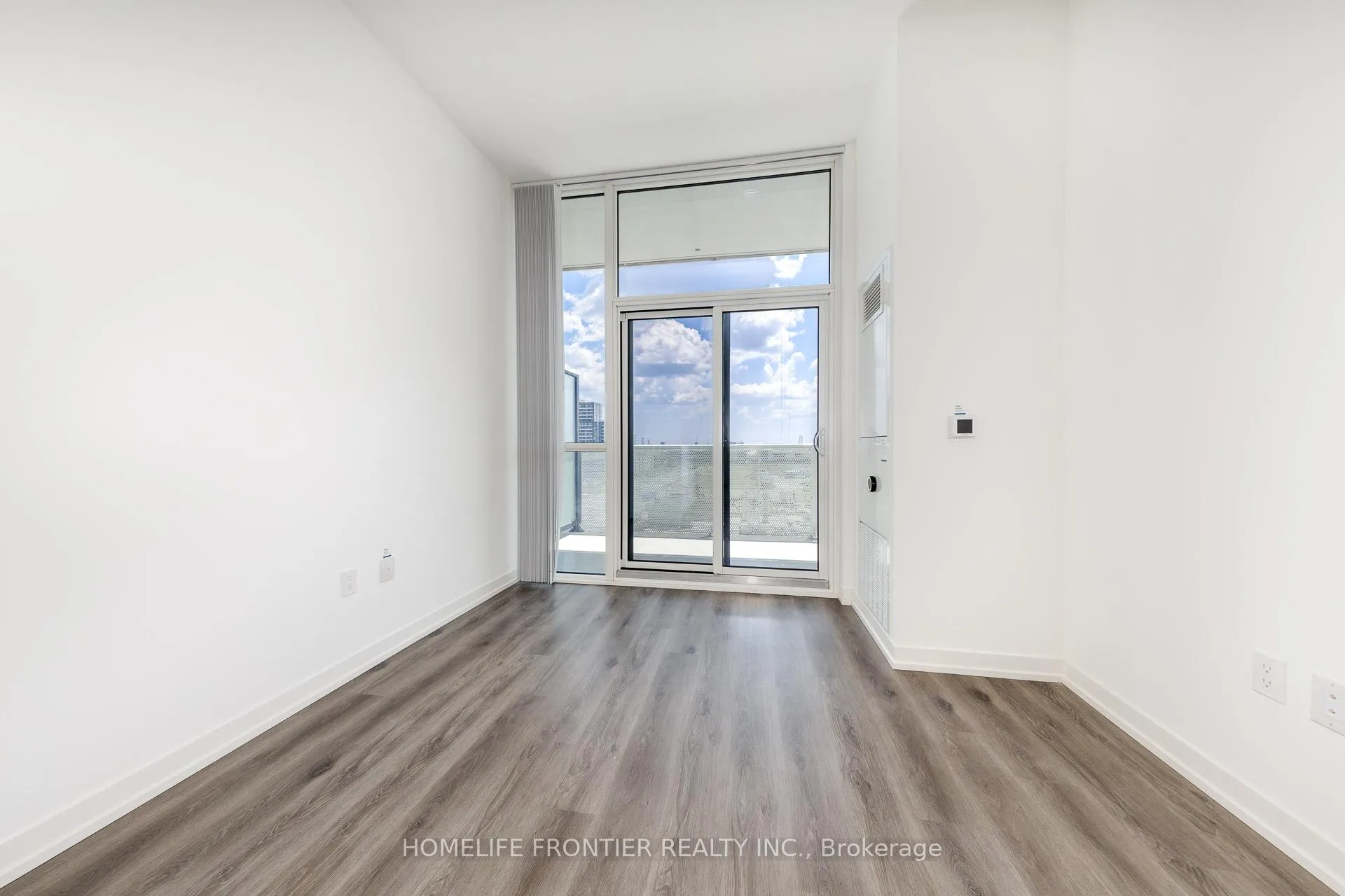 Photo 9 of Unit 619, 28 Interchange Way, Vaughan, Vaughan Corporate Centre — HOMEH