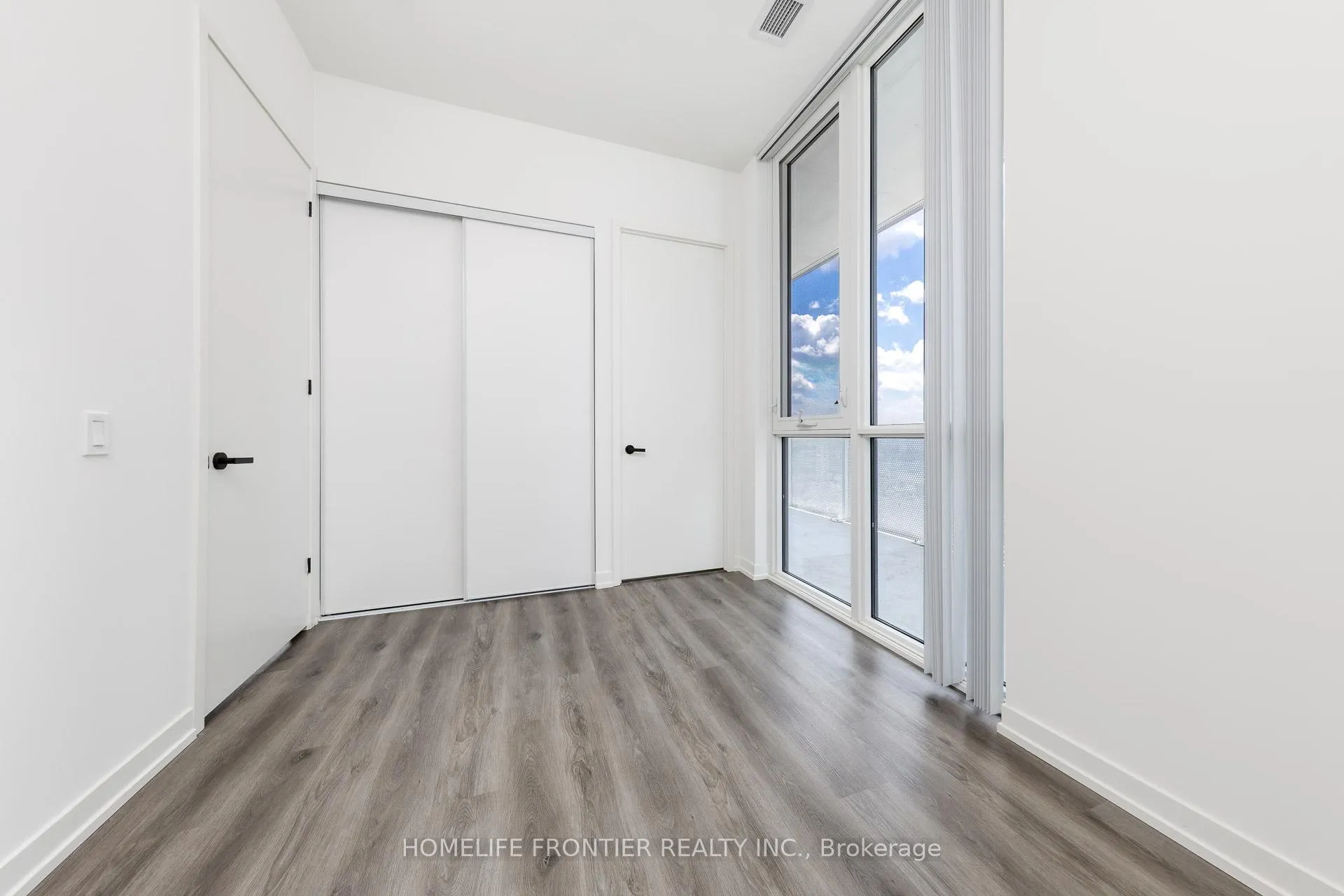 Photo 14 of Unit 619, 28 Interchange Way, Vaughan, Vaughan Corporate Centre — HOMEH