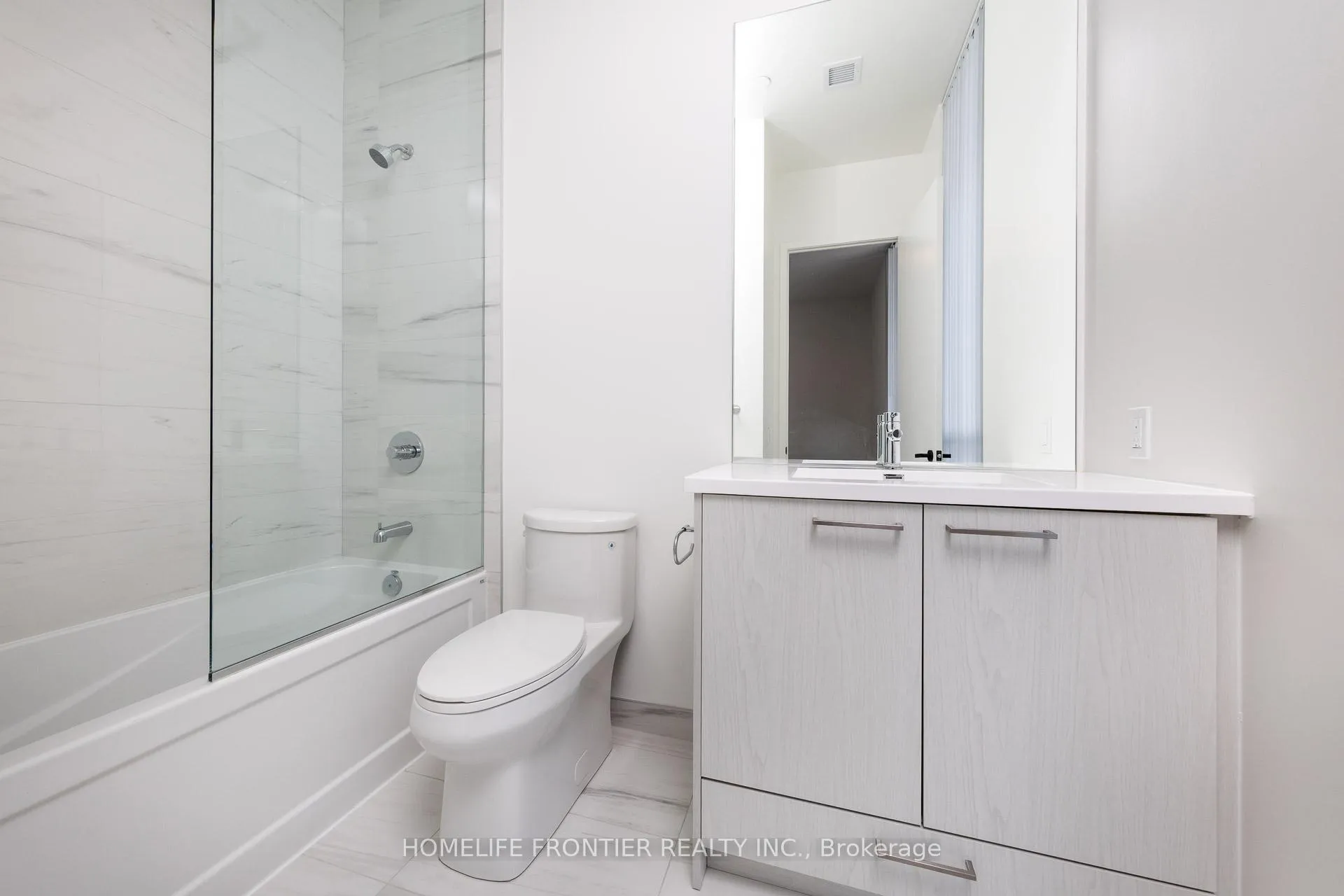 Photo 17 of Unit 619, 28 Interchange Way, Vaughan, Vaughan Corporate Centre — HOMEH