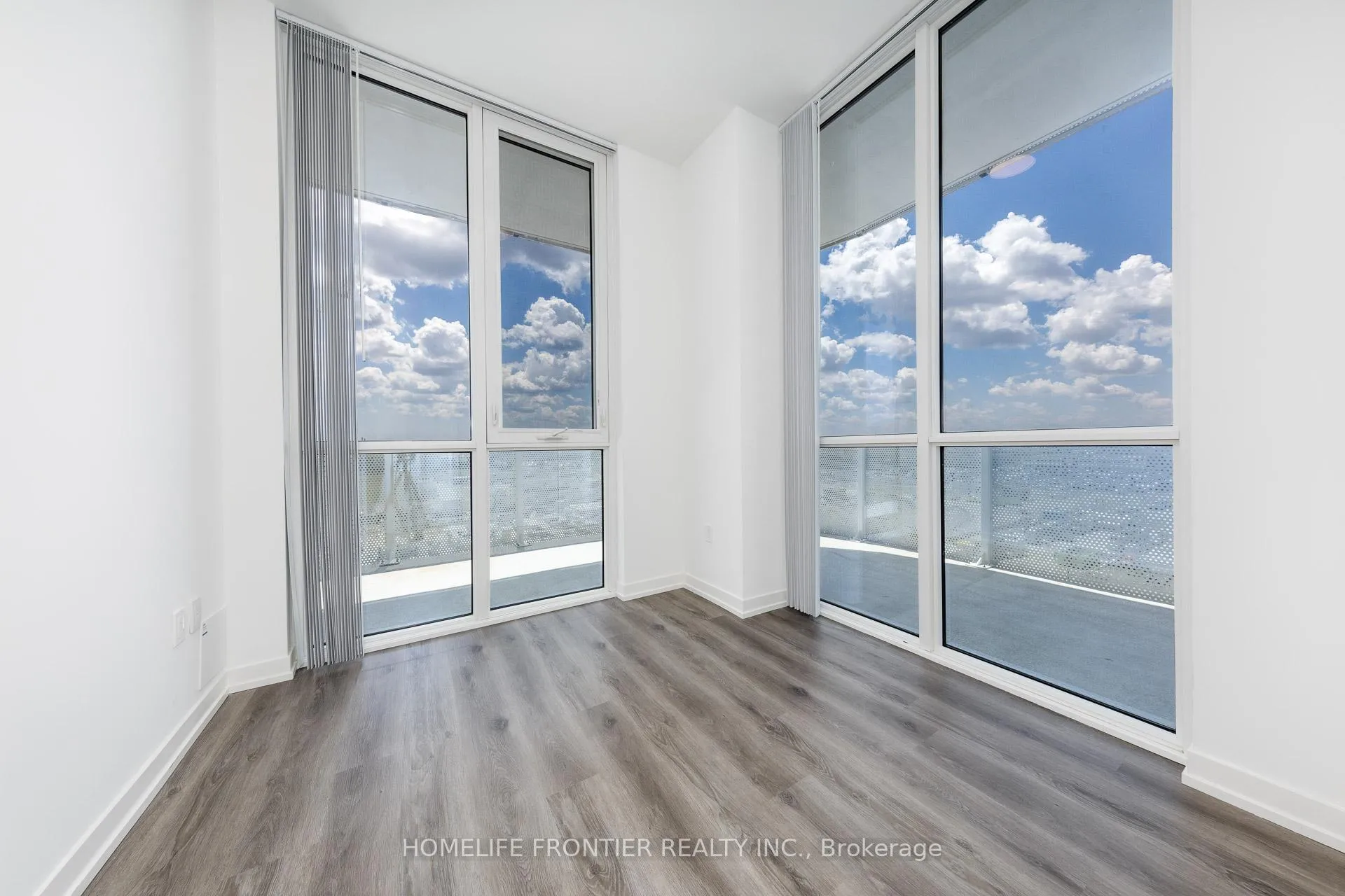 Photo 18 of Unit 619, 28 Interchange Way, Vaughan, Vaughan Corporate Centre — HOMEH