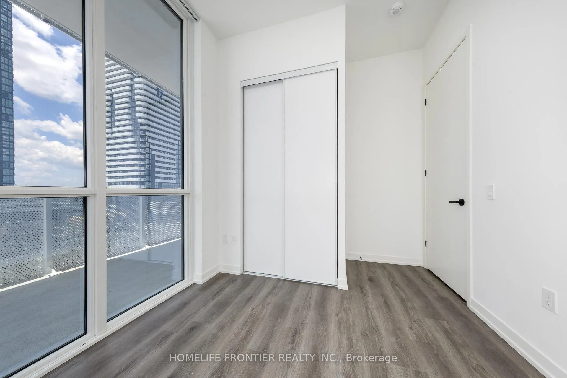 Photo 19 of Unit 619, 28 Interchange Way, Vaughan, Vaughan Corporate Centre — HOMEH