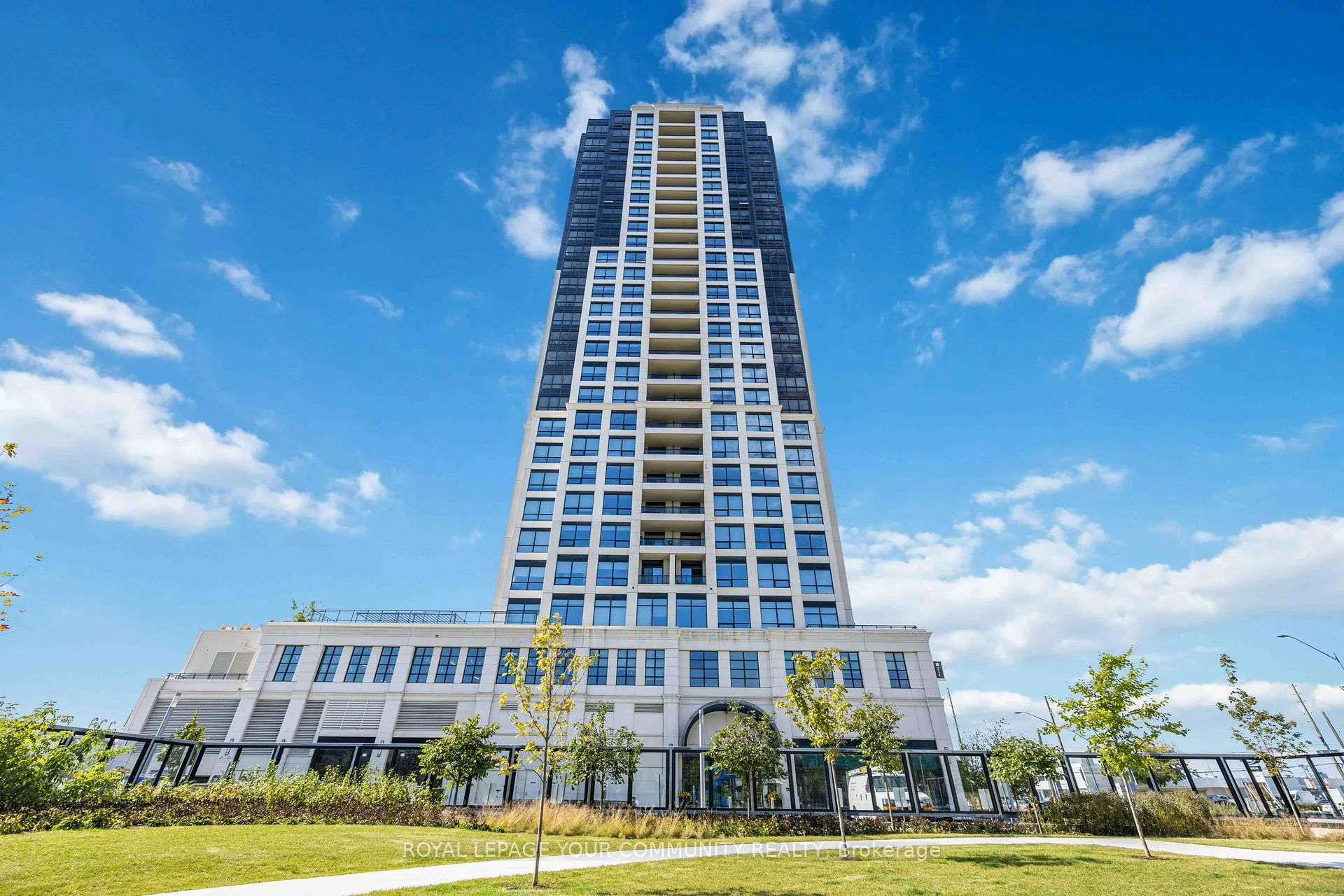 Front of Unit PH1, 1 Grandview Avenue