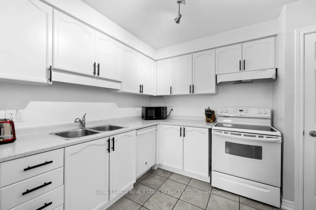 Photo 18 of Unit 16, 391 Stone Church Road E, Hamilton, Crerar — HOMEH
