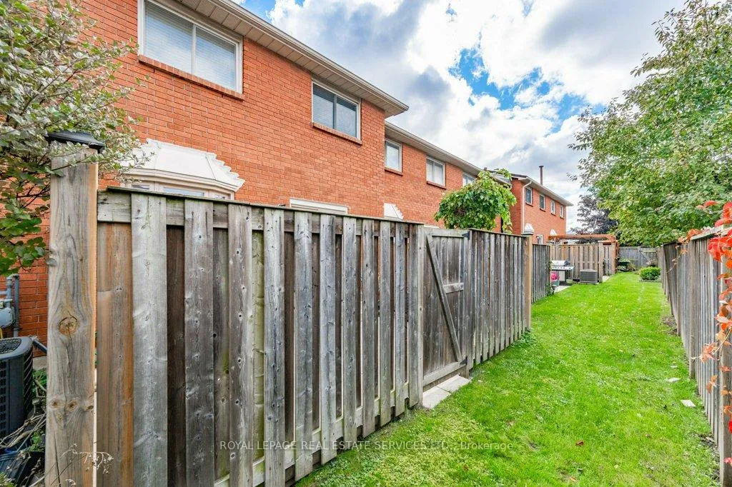 Photo 40 of Unit 16, 391 Stone Church Road E, Hamilton, Crerar — HOMEH
