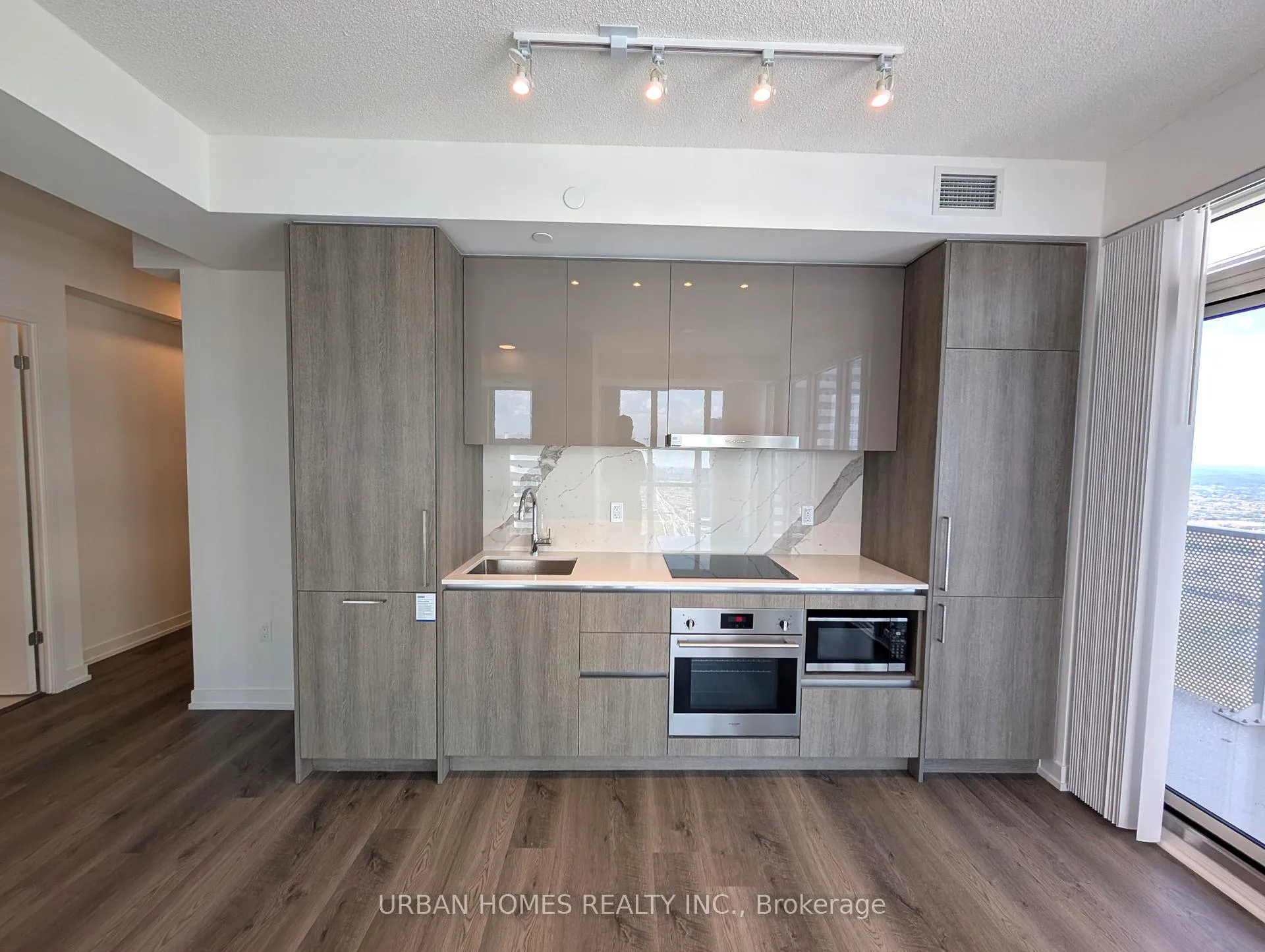 Photo 2 of Unit 5115, 195 Commerce Street, Vaughan, Vaughan Corporate Centre — HOMEH