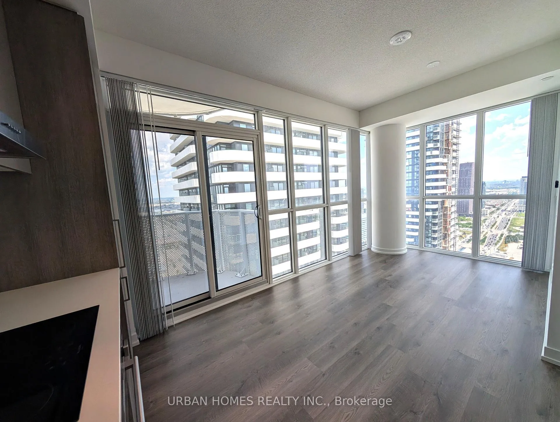 Photo 6 of Unit 5115, 195 Commerce Street, Vaughan, Vaughan Corporate Centre — HOMEH