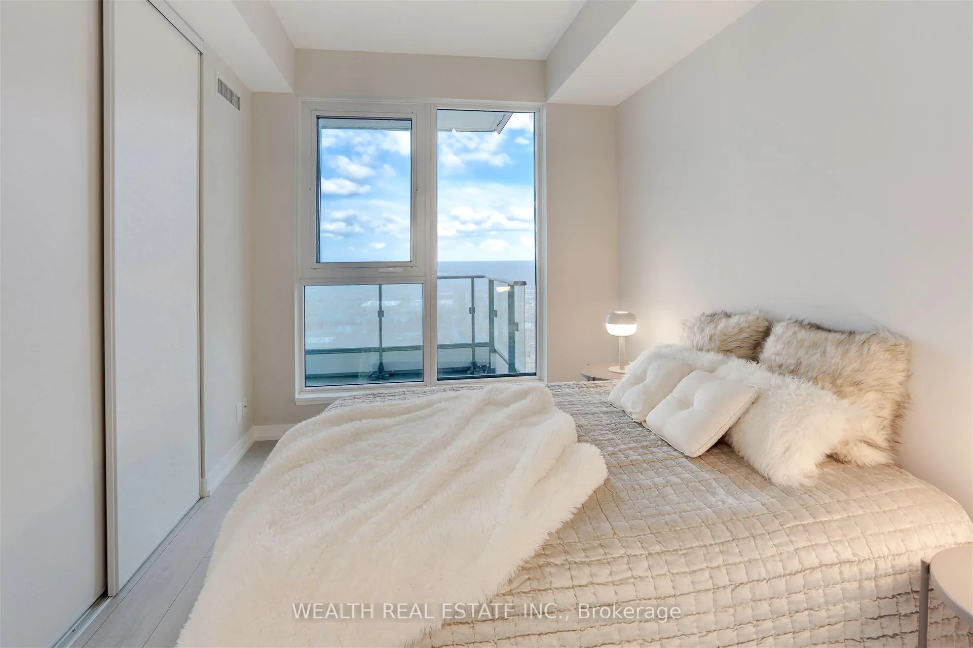 Photo 9 of Unit 3312, 950 Portage Parkway, Vaughan, Vaughan Corporate Centre — HOMEH