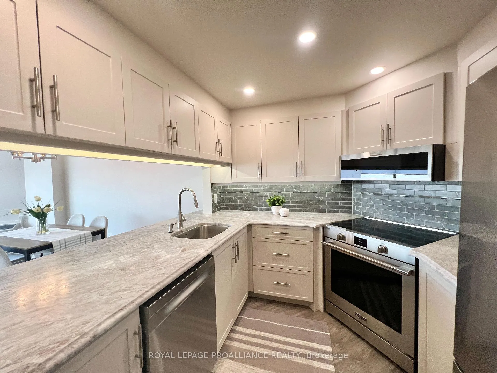 Photo 8 of Unit 1103, 344 Front Street, Belleville, Belleville Ward — HOMEH