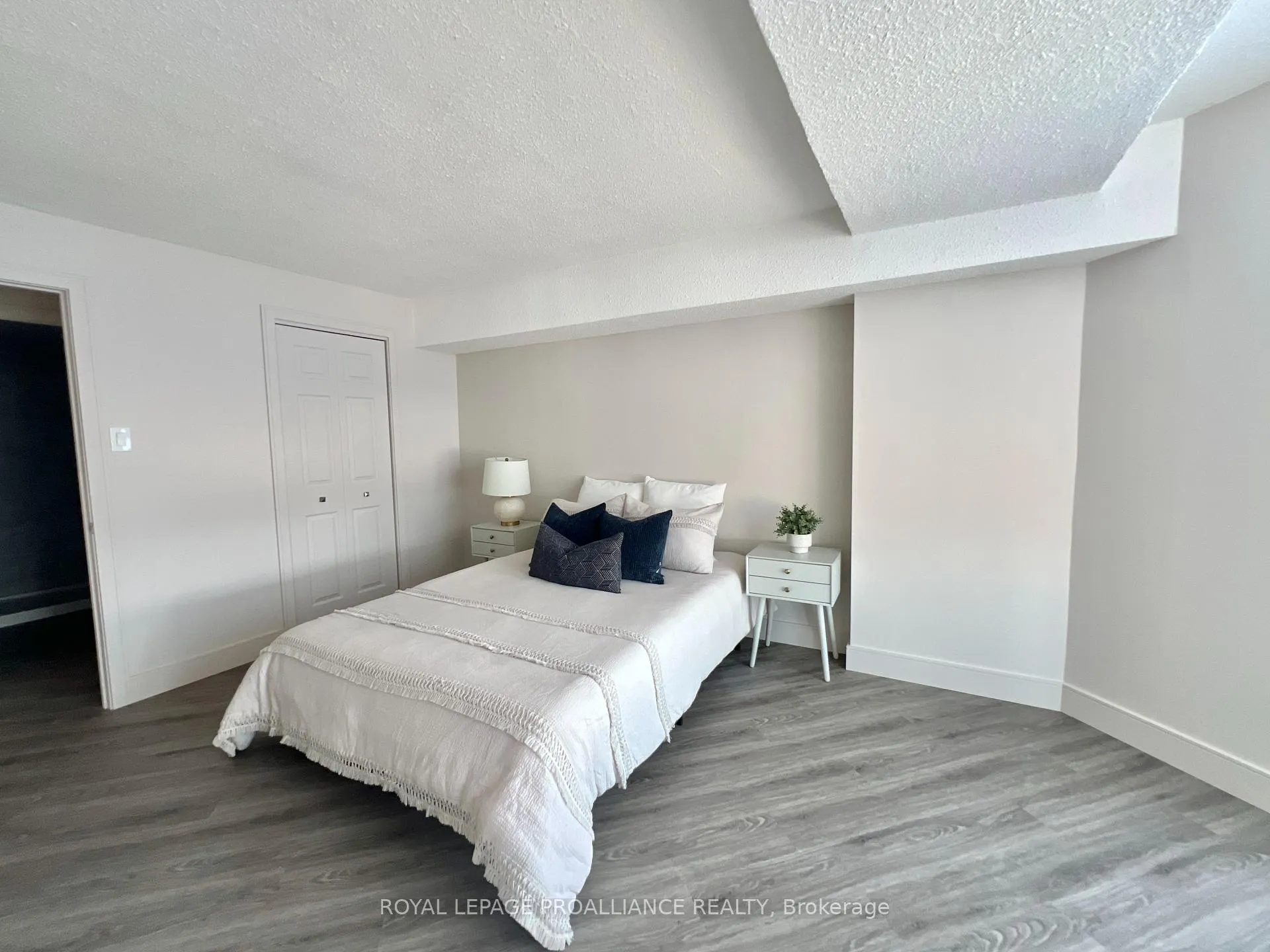 Photo 9 of Unit 1103, 344 Front Street, Belleville, Belleville Ward — HOMEH