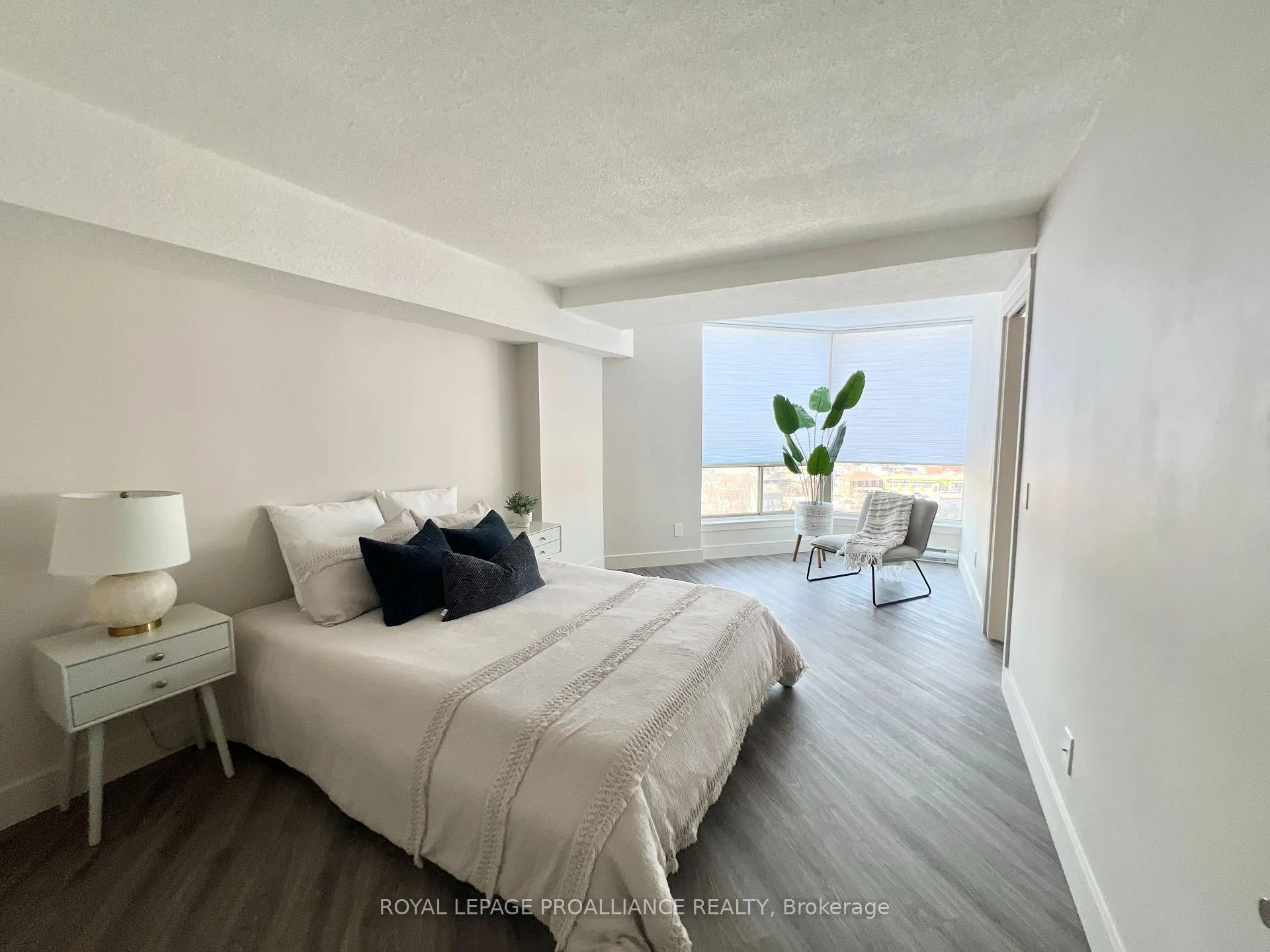 Photo 10 of Unit 1103, 344 Front Street, Belleville, Belleville Ward — HOMEH