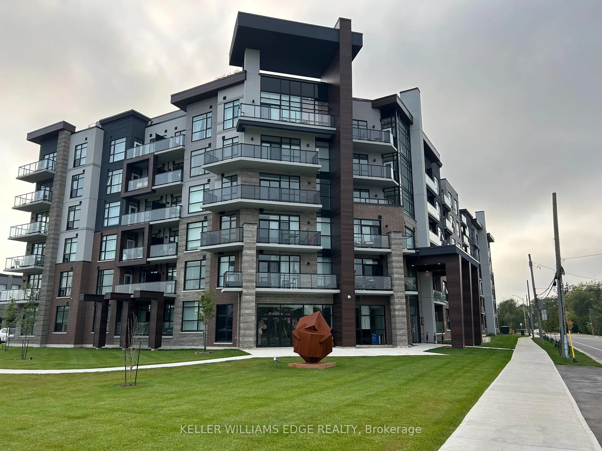 Photo 2 of Unit 109, 600 North Service Road W, Hamilton, Stoney Creek — HOMEH