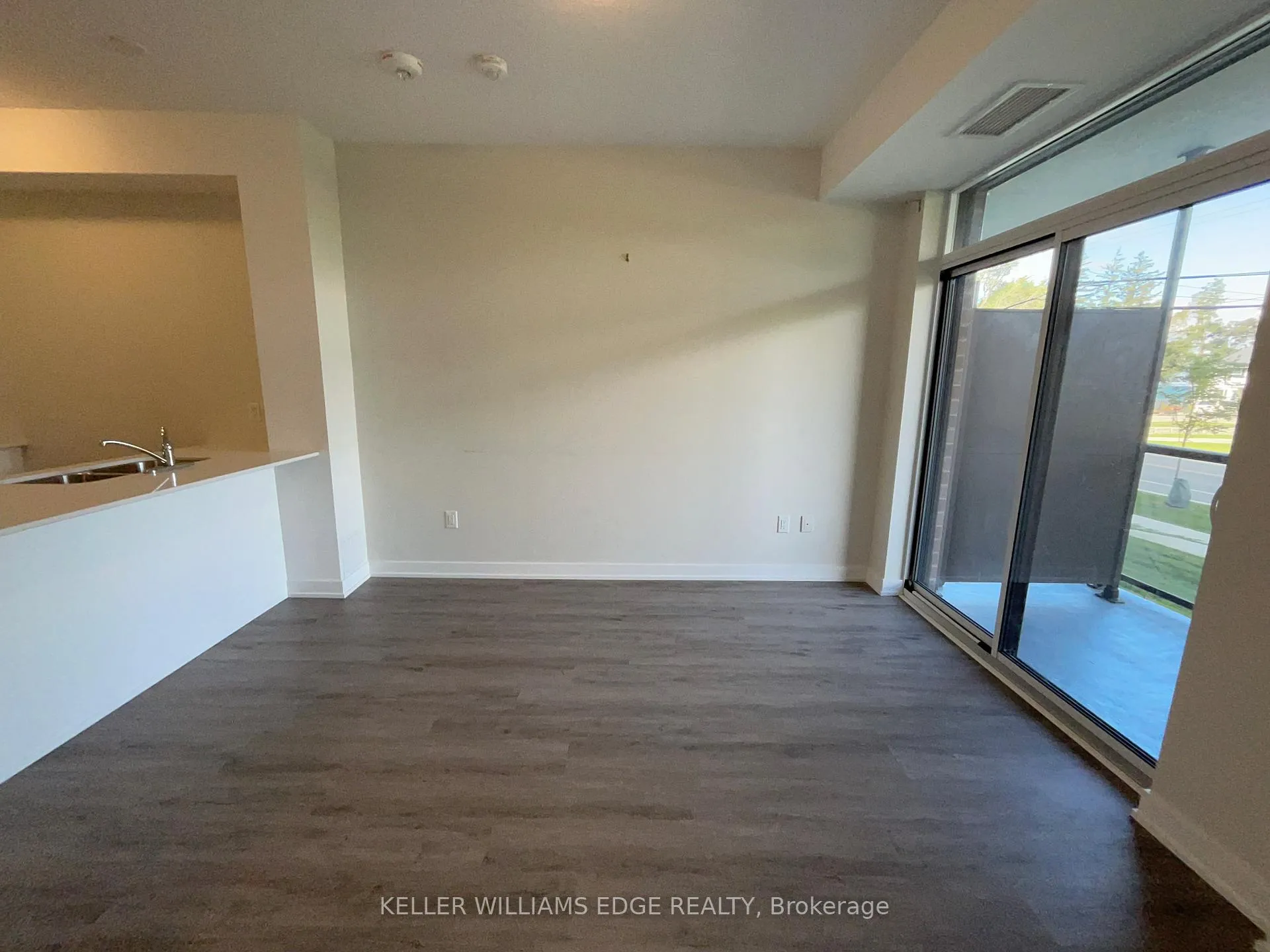 Photo 4 of Unit 109, 600 North Service Road W, Hamilton, Stoney Creek — HOMEH