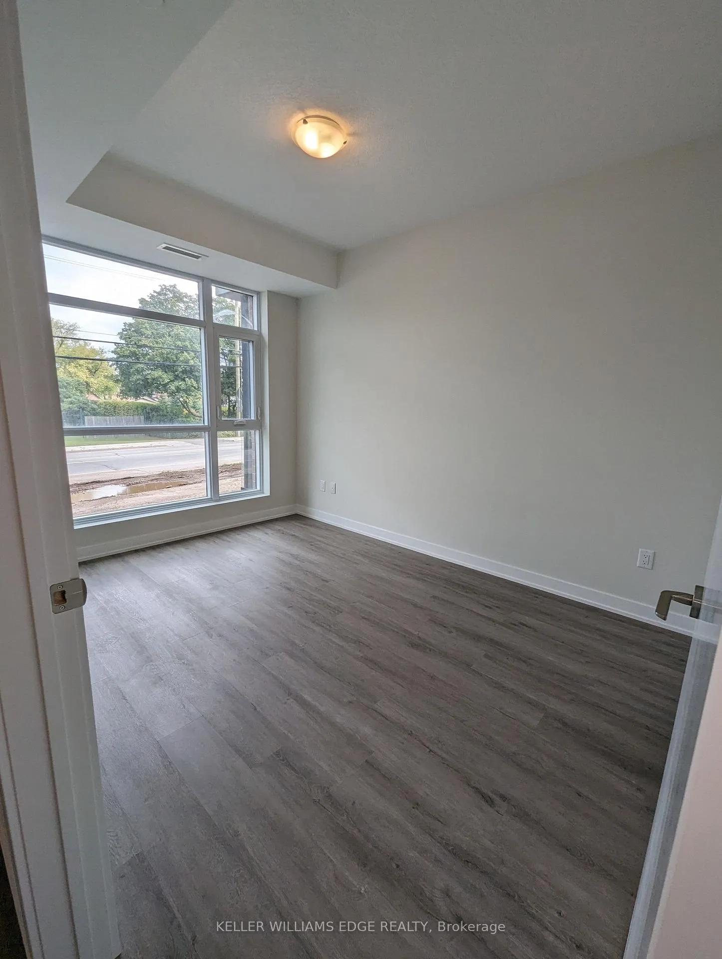 Photo 10 of Unit 109, 600 North Service Road W, Hamilton, Stoney Creek — HOMEH