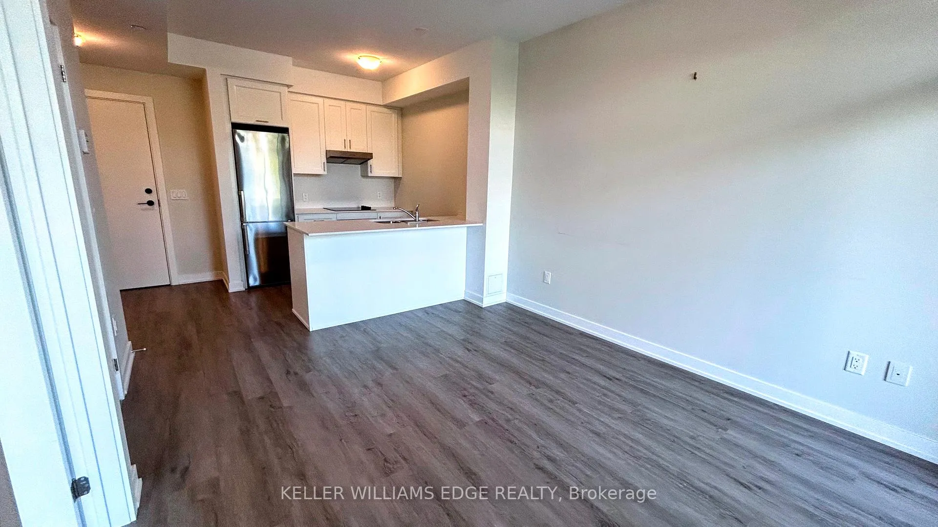 Photo 11 of Unit 109, 600 North Service Road W, Hamilton, Stoney Creek — HOMEH