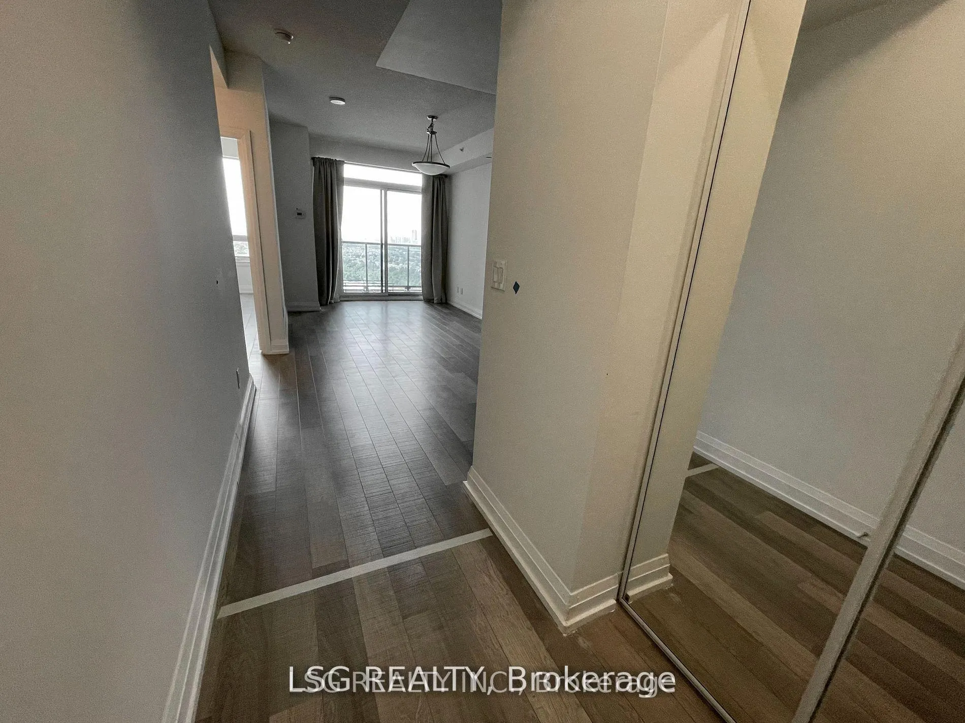 Photo 4 of Unit 2310, 7165 Yonge Street, Markham, Grandview — HOMEH