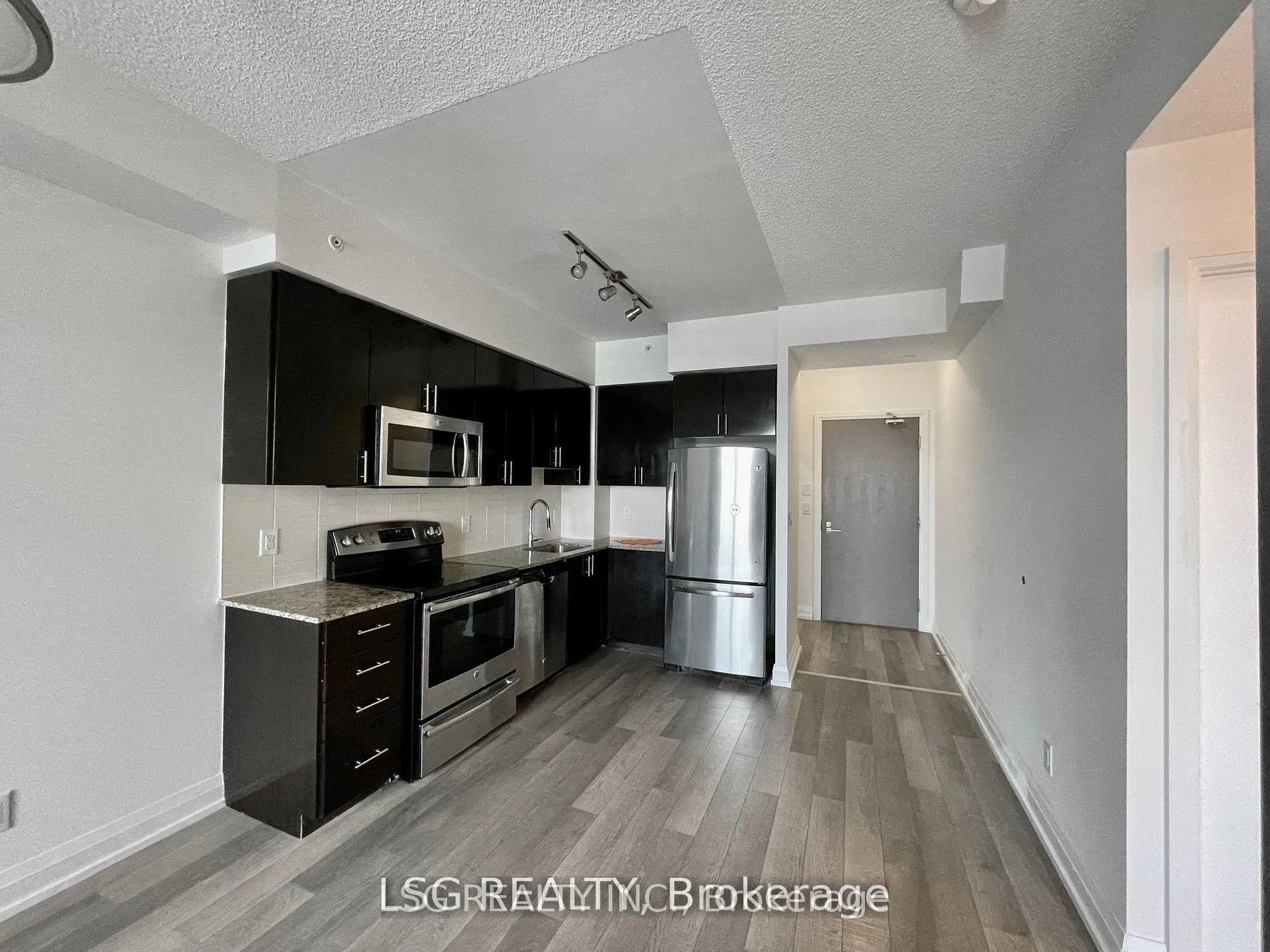 Photo 7 of Unit 2310, 7165 Yonge Street, Markham, Grandview — HOMEH