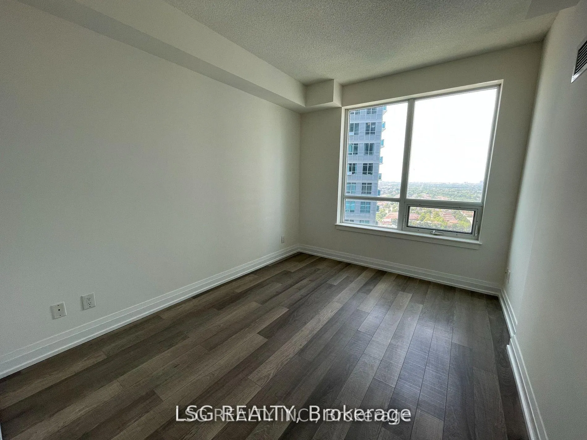 Photo 10 of Unit 2310, 7165 Yonge Street, Markham, Grandview — HOMEH