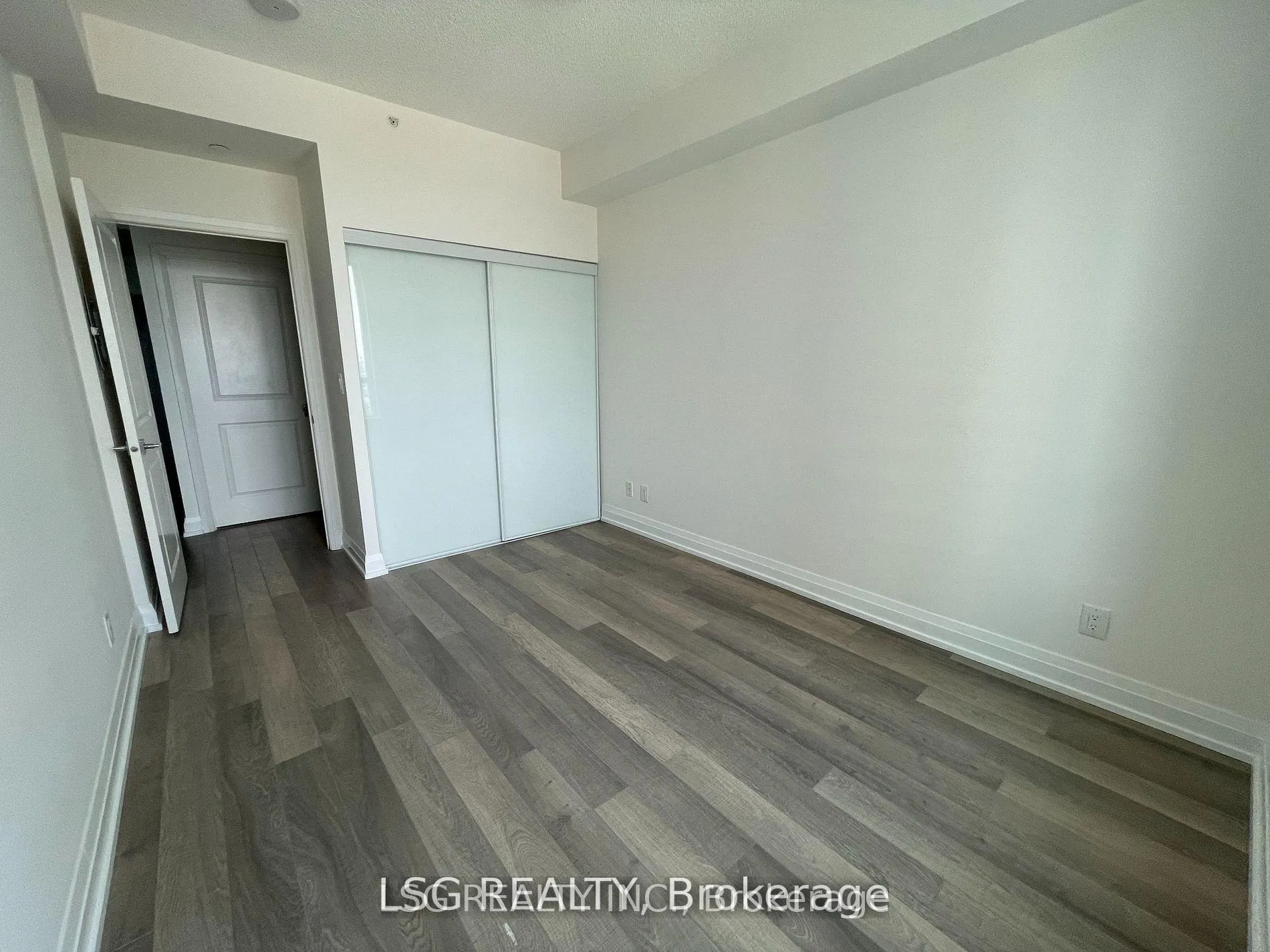 Photo 11 of Unit 2310, 7165 Yonge Street, Markham, Grandview — HOMEH