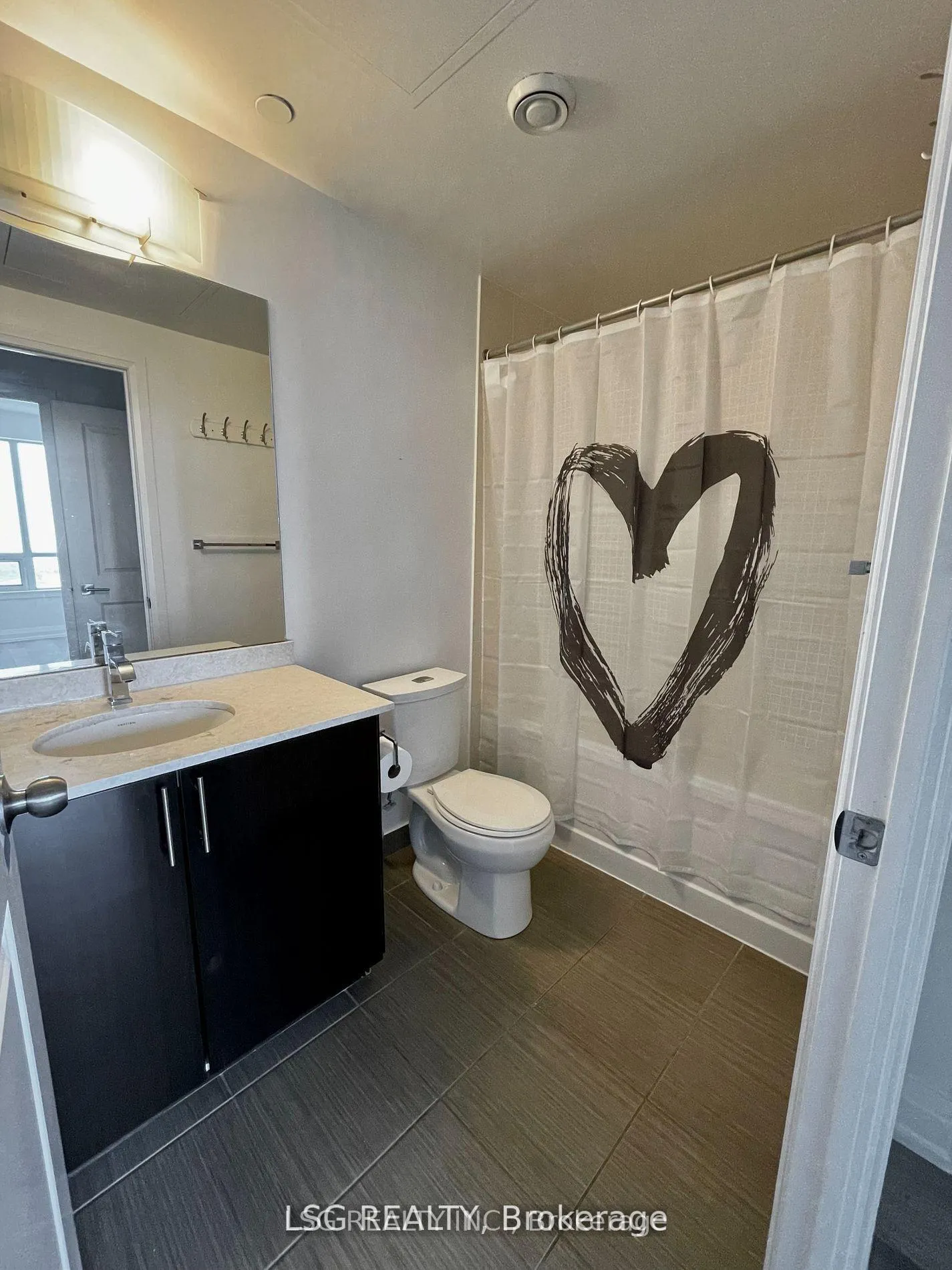 Photo 13 of Unit 2310, 7165 Yonge Street, Markham, Grandview — HOMEH