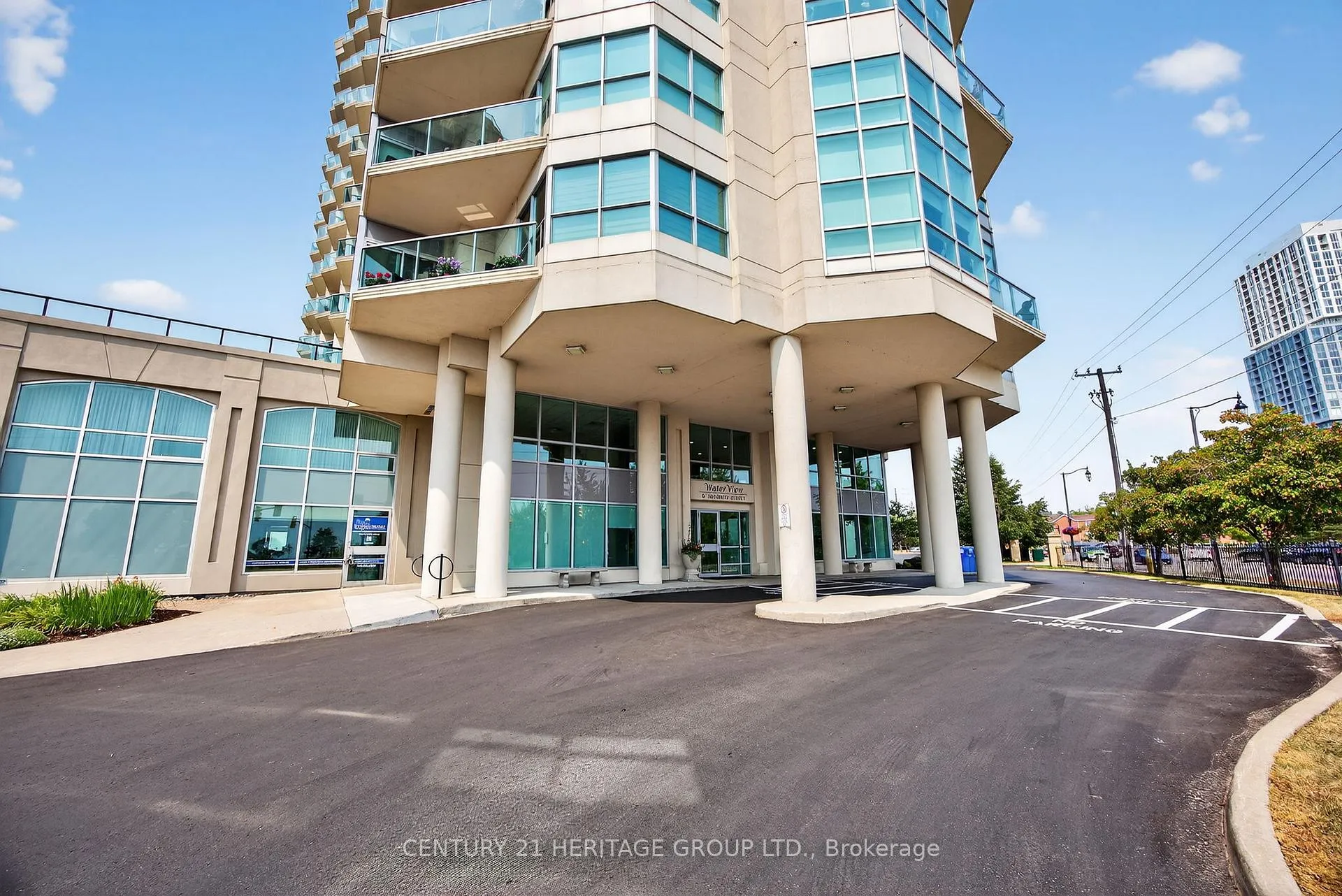 Photo 3 of Unit 1008, 6 Toronto Street, Barrie, Lakeshore — HOMEH