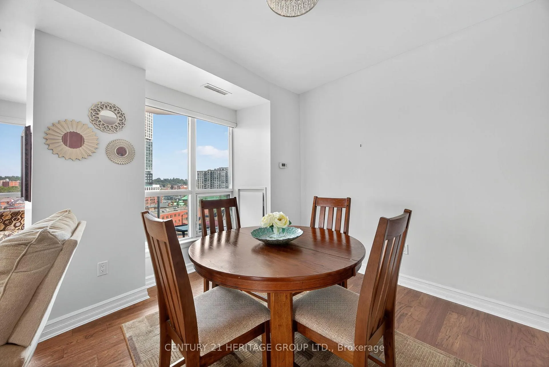 Photo 13 of Unit 1008, 6 Toronto Street, Barrie, Lakeshore — HOMEH