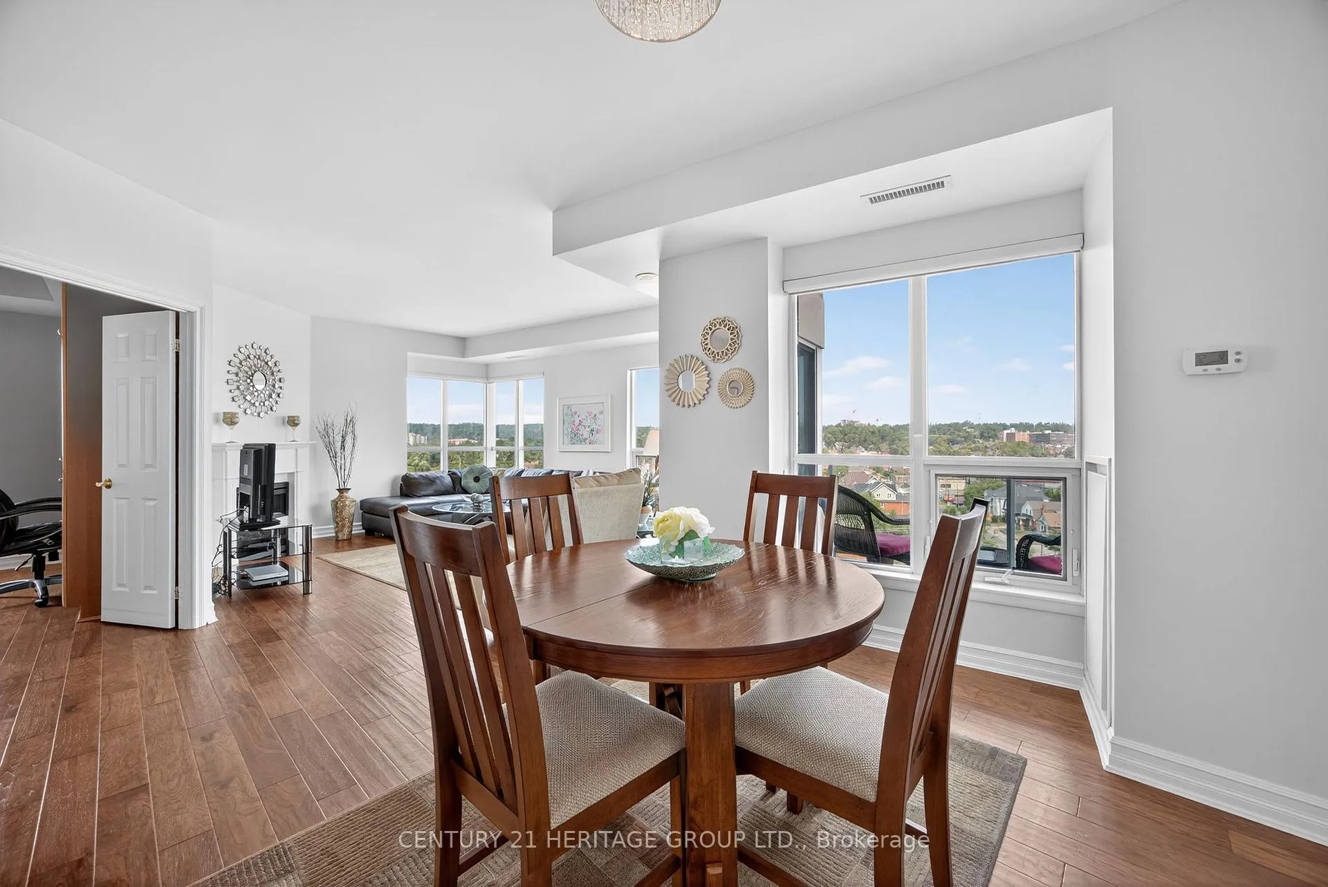 Photo 15 of Unit 1008, 6 Toronto Street, Barrie, Lakeshore — HOMEH