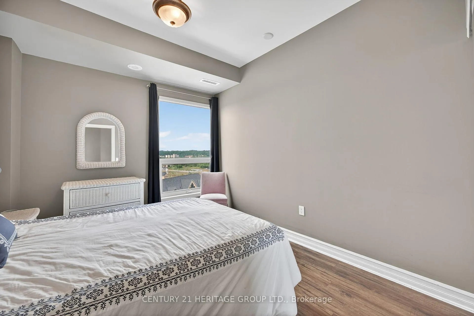 Photo 31 of Unit 1008, 6 Toronto Street, Barrie, Lakeshore — HOMEH