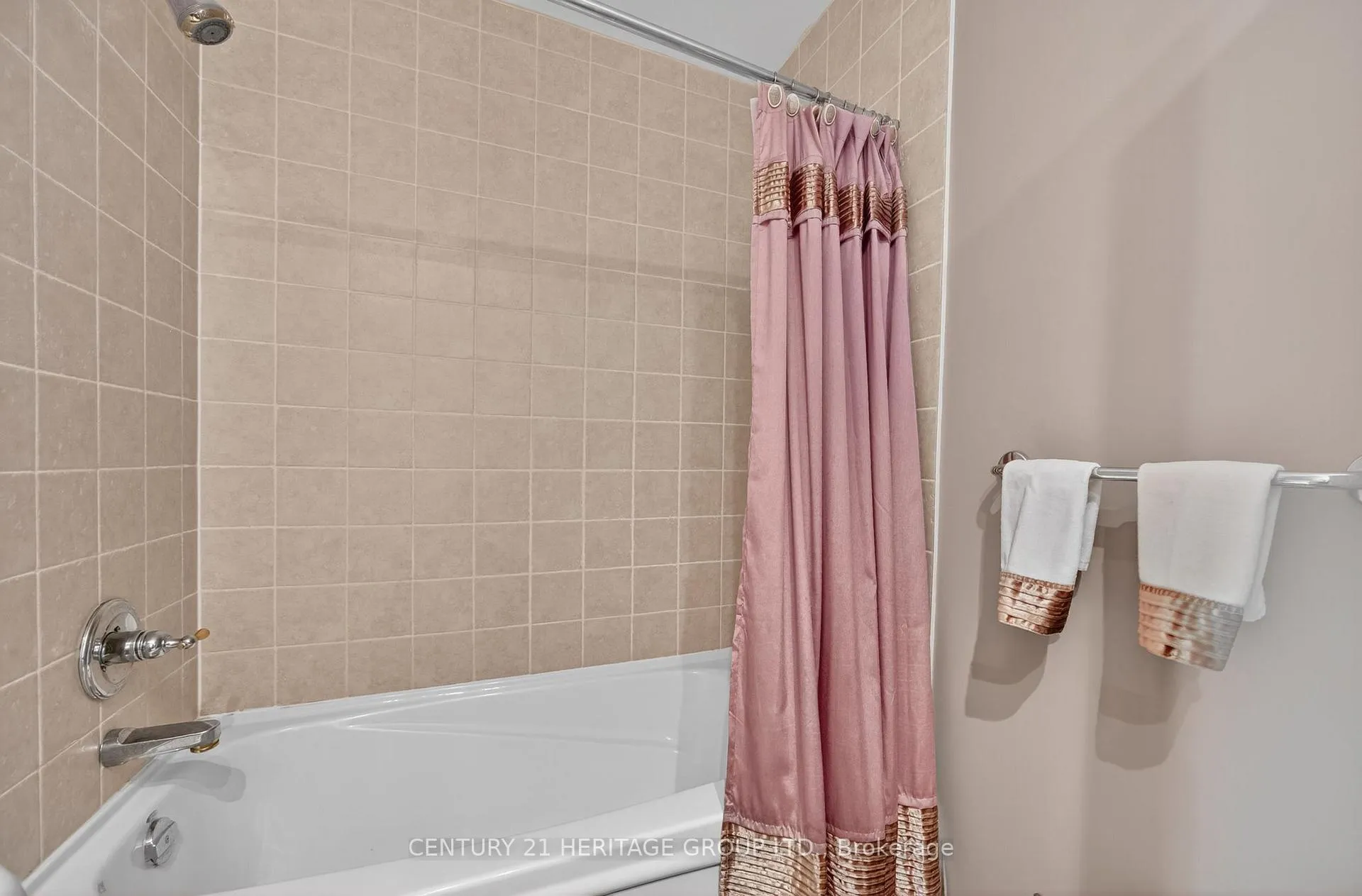 Photo 34 of Unit 1008, 6 Toronto Street, Barrie, Lakeshore — HOMEH