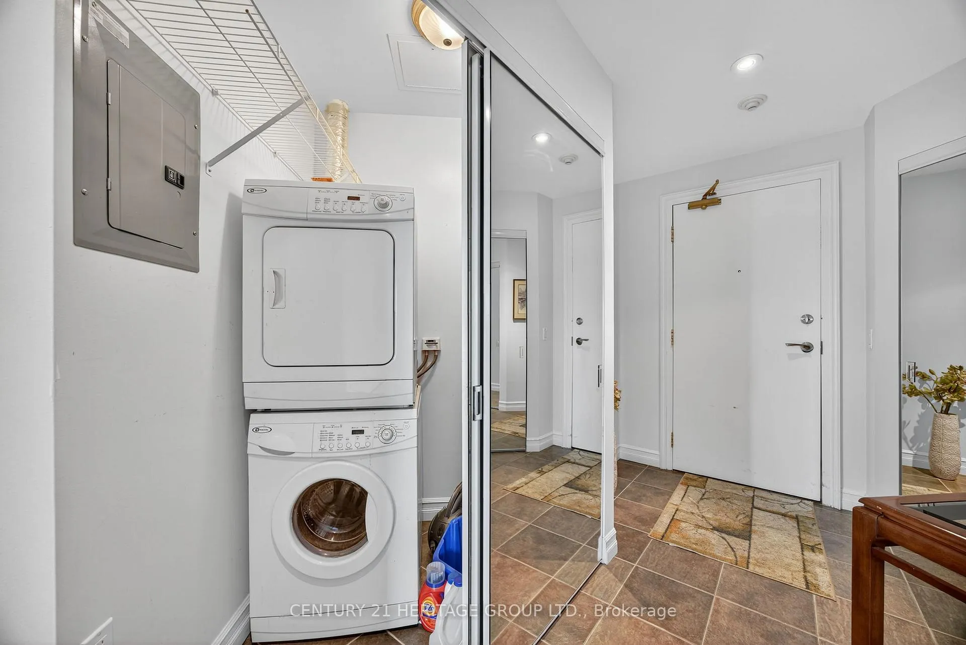 Photo 35 of Unit 1008, 6 Toronto Street, Barrie, Lakeshore — HOMEH