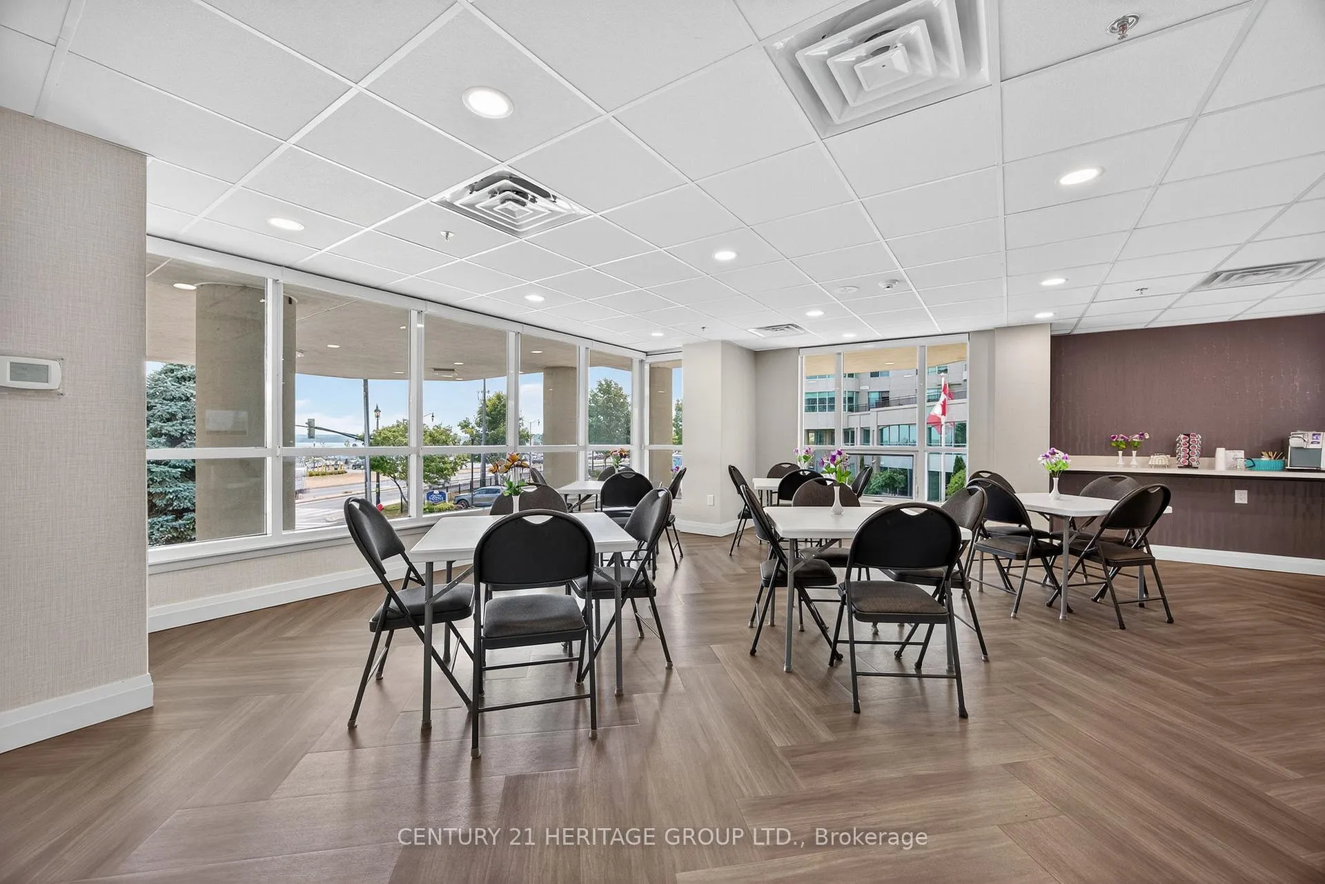 Photo 36 of Unit 1008, 6 Toronto Street, Barrie, Lakeshore — HOMEH
