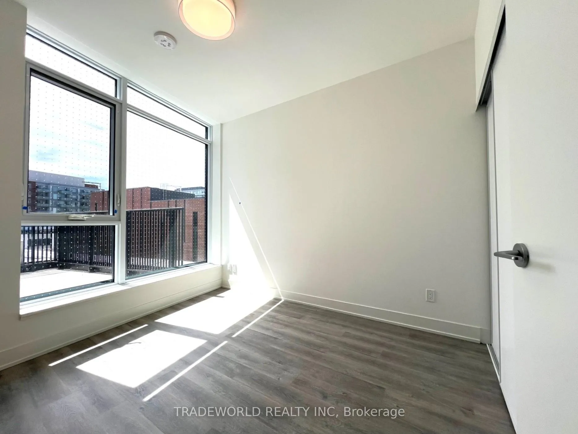 Photo 5 of Unit 911, 56 Andre de Grasse Street, Markham, Unionville — HOMEH