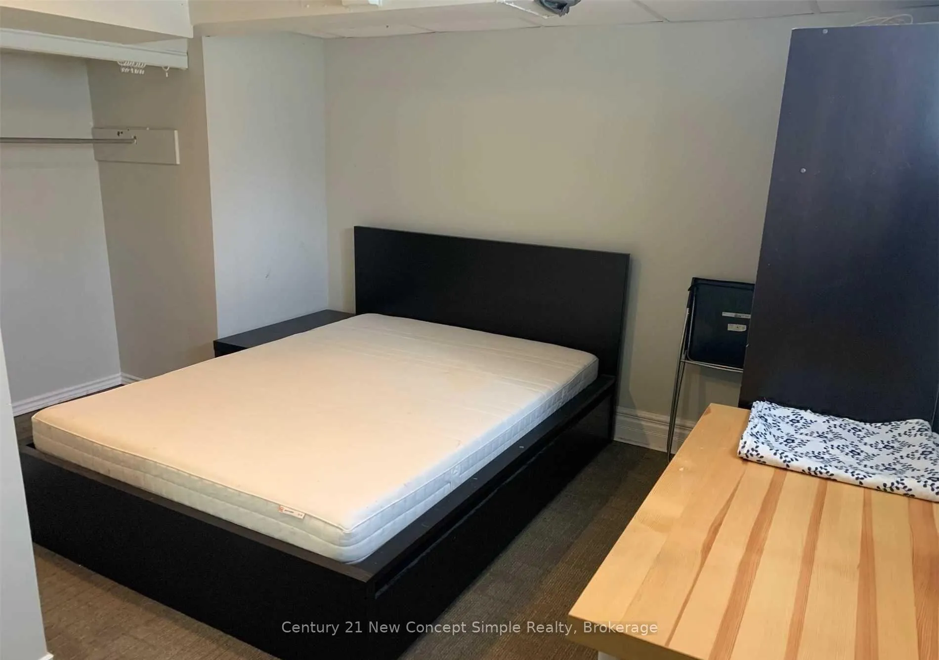 Photo 3 of Unit Bsmt, 271 Delta Street, Etobicoke, Alderwood — HOMEH
