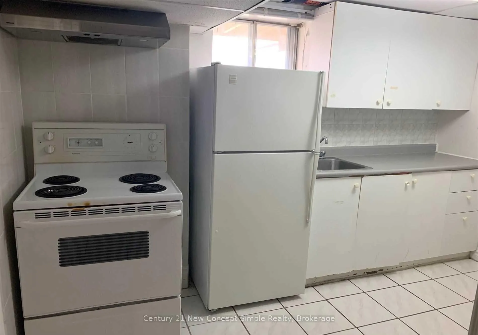 Photo 5 of Unit Bsmt, 271 Delta Street, Etobicoke, Alderwood — HOMEH