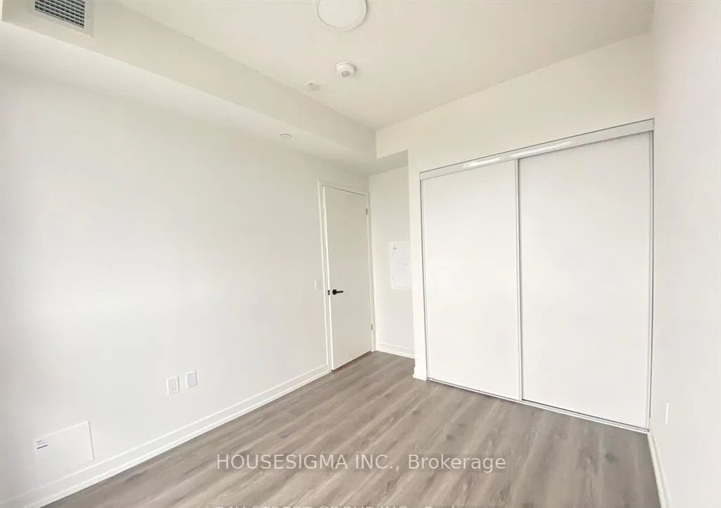 Photo 4 of Unit 5210, 225 Commerce Street, Vaughan, Vaughan Corporate Centre — HOMEH
