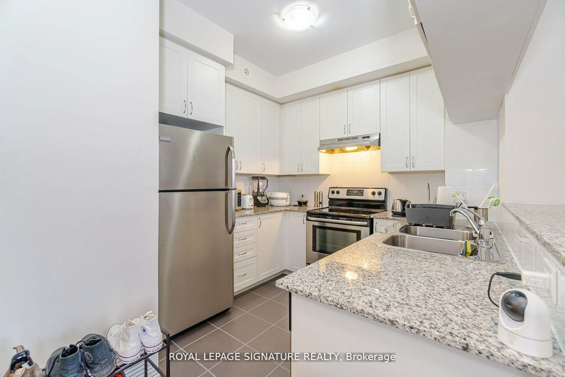 Photo 6 of Unit 314, 50 Sky Harbour Drive, Brampton, Bram West — HOMEH