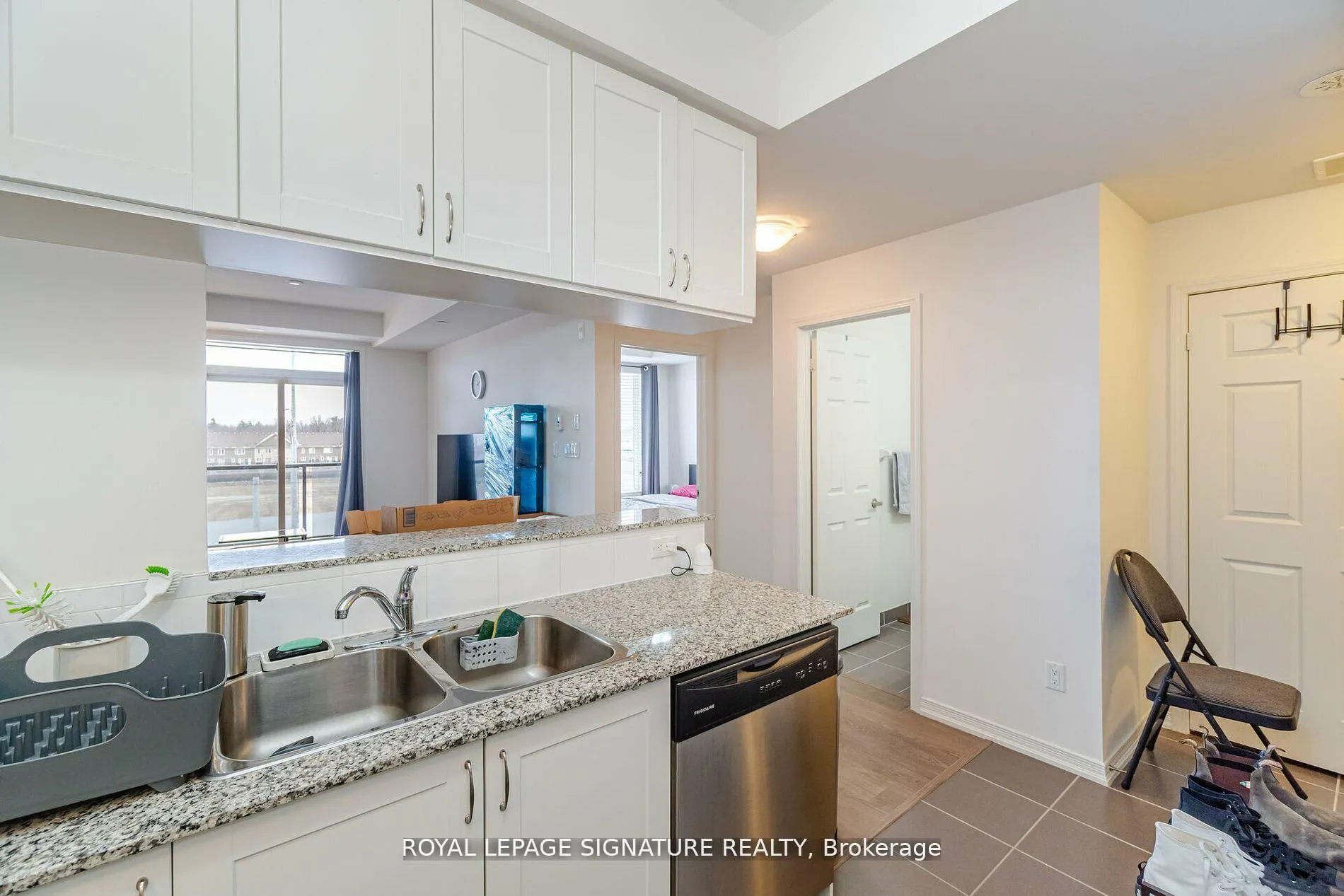 Photo 8 of Unit 314, 50 Sky Harbour Drive, Brampton, Bram West — HOMEH