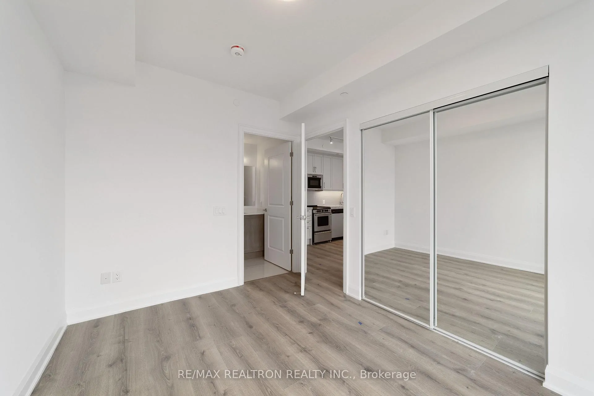 Photo 8 of Unit 1403w, 10 Gatineau Drive, Vaughan, Beverley Glen — HOMEH