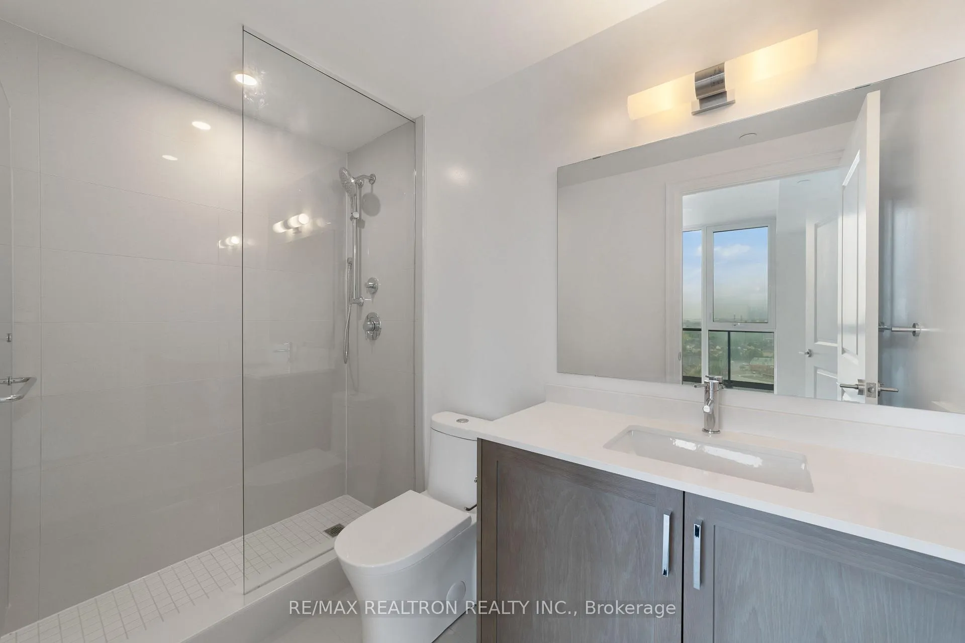 Photo 9 of Unit 1403w, 10 Gatineau Drive, Vaughan, Beverley Glen — HOMEH