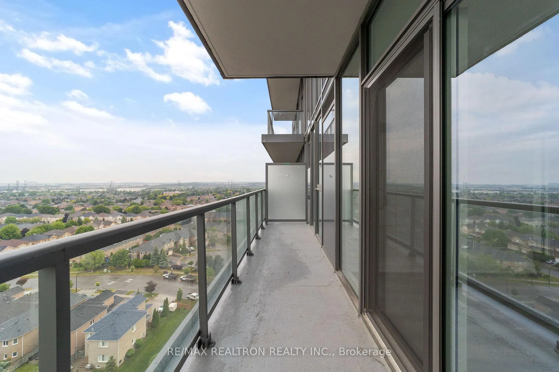 Photo 10 of Unit 1403w, 10 Gatineau Drive, Vaughan, Beverley Glen — HOMEH