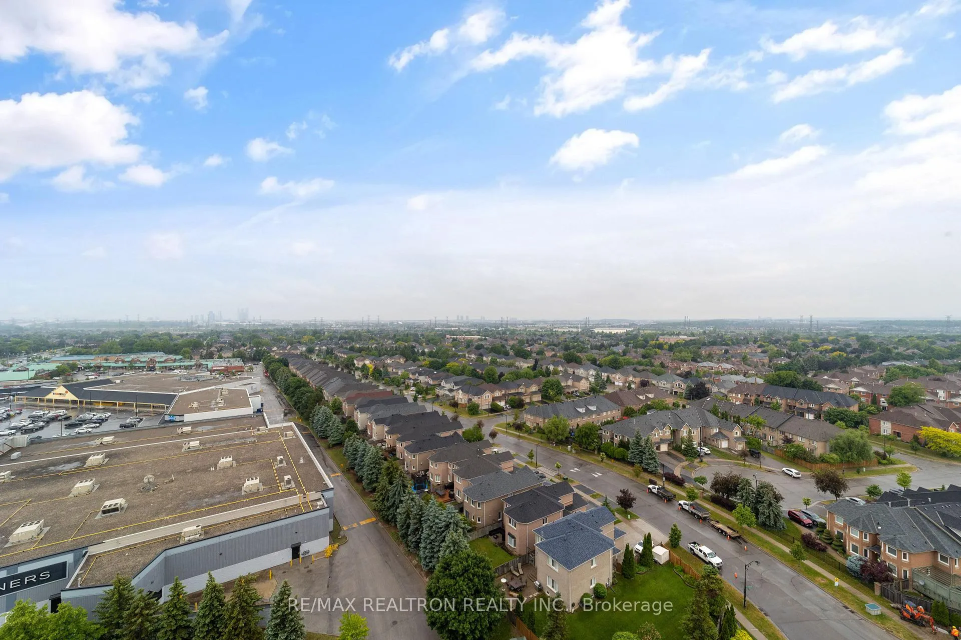 Photo 11 of Unit 1403w, 10 Gatineau Drive, Vaughan, Beverley Glen — HOMEH