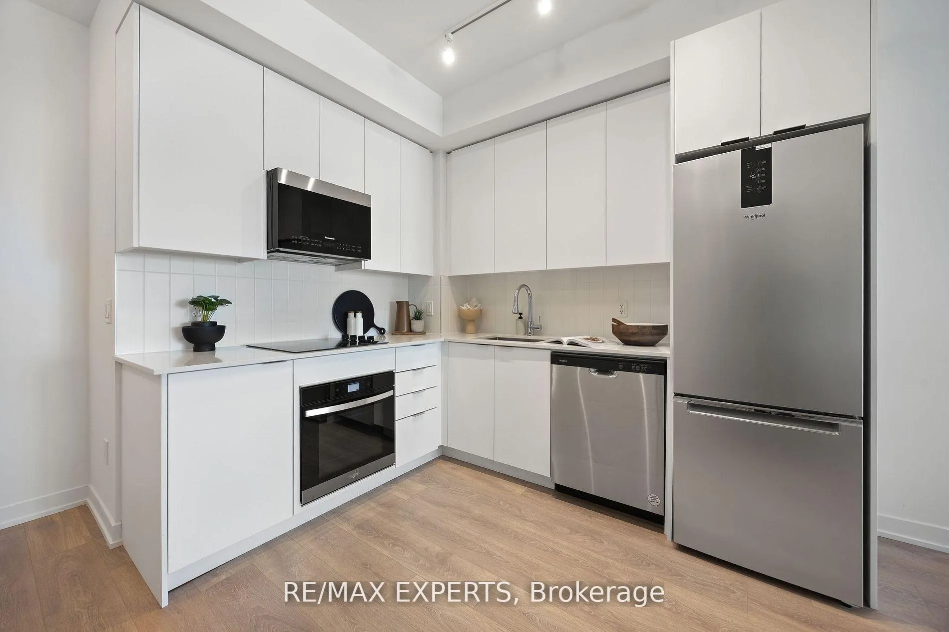 Photo 3 of Unit 1414, 10 Abeja Street, Vaughan, Concord — HOMEH