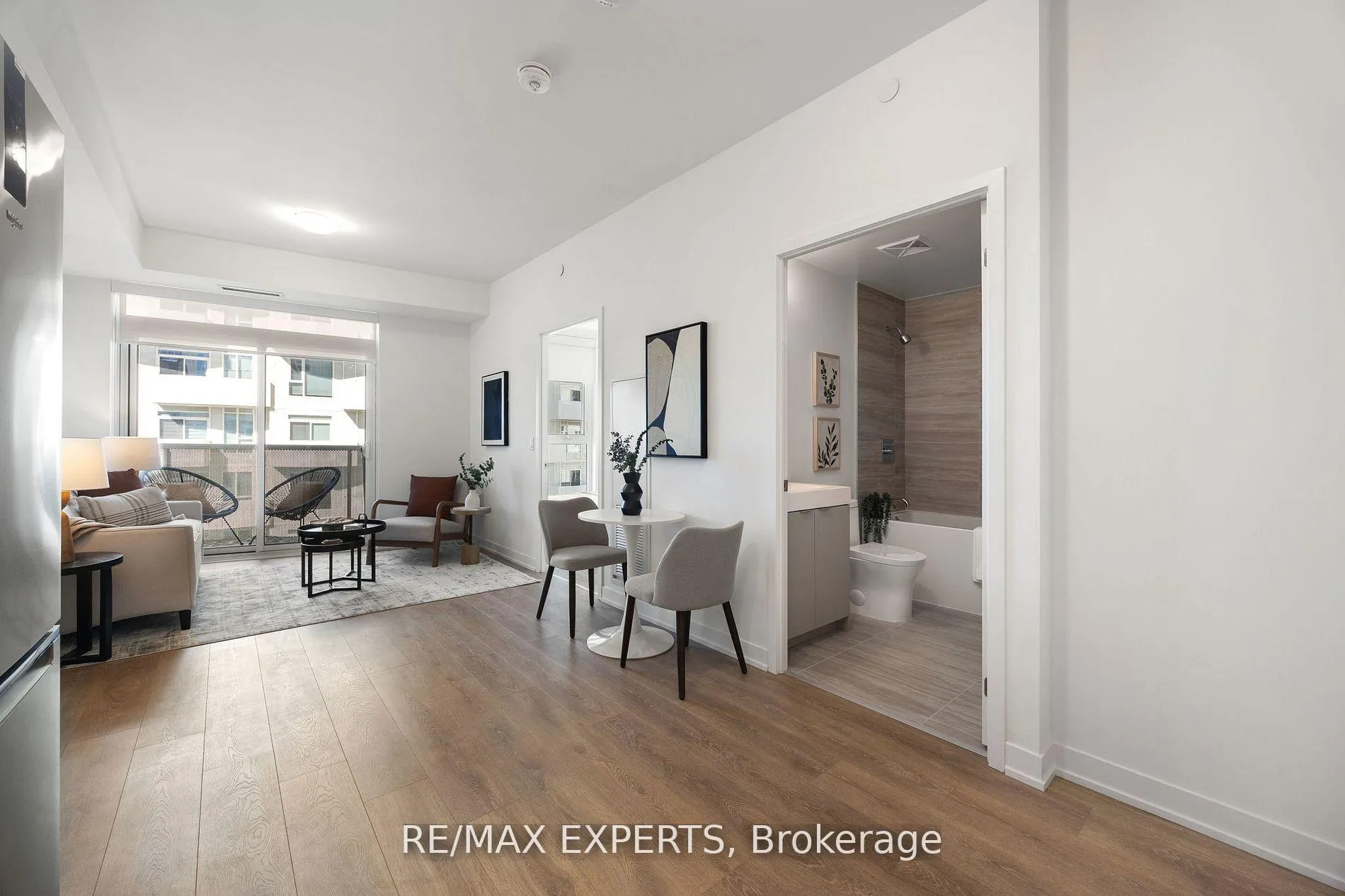 Photo 5 of Unit 1414, 10 Abeja Street, Vaughan, Concord — HOMEH