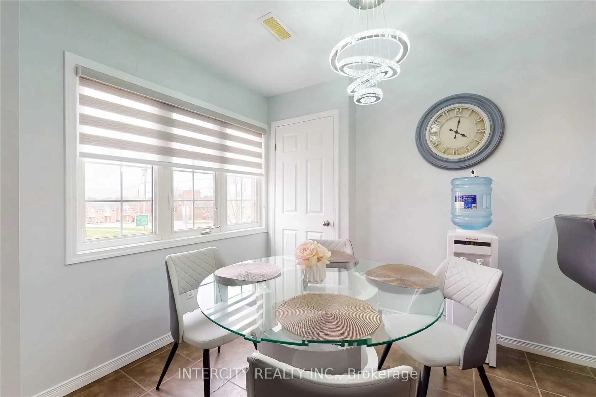 Photo 8 of Unit 1A, 50 Howe Drive, Kitchener, Laurentian Hills — HOMEH