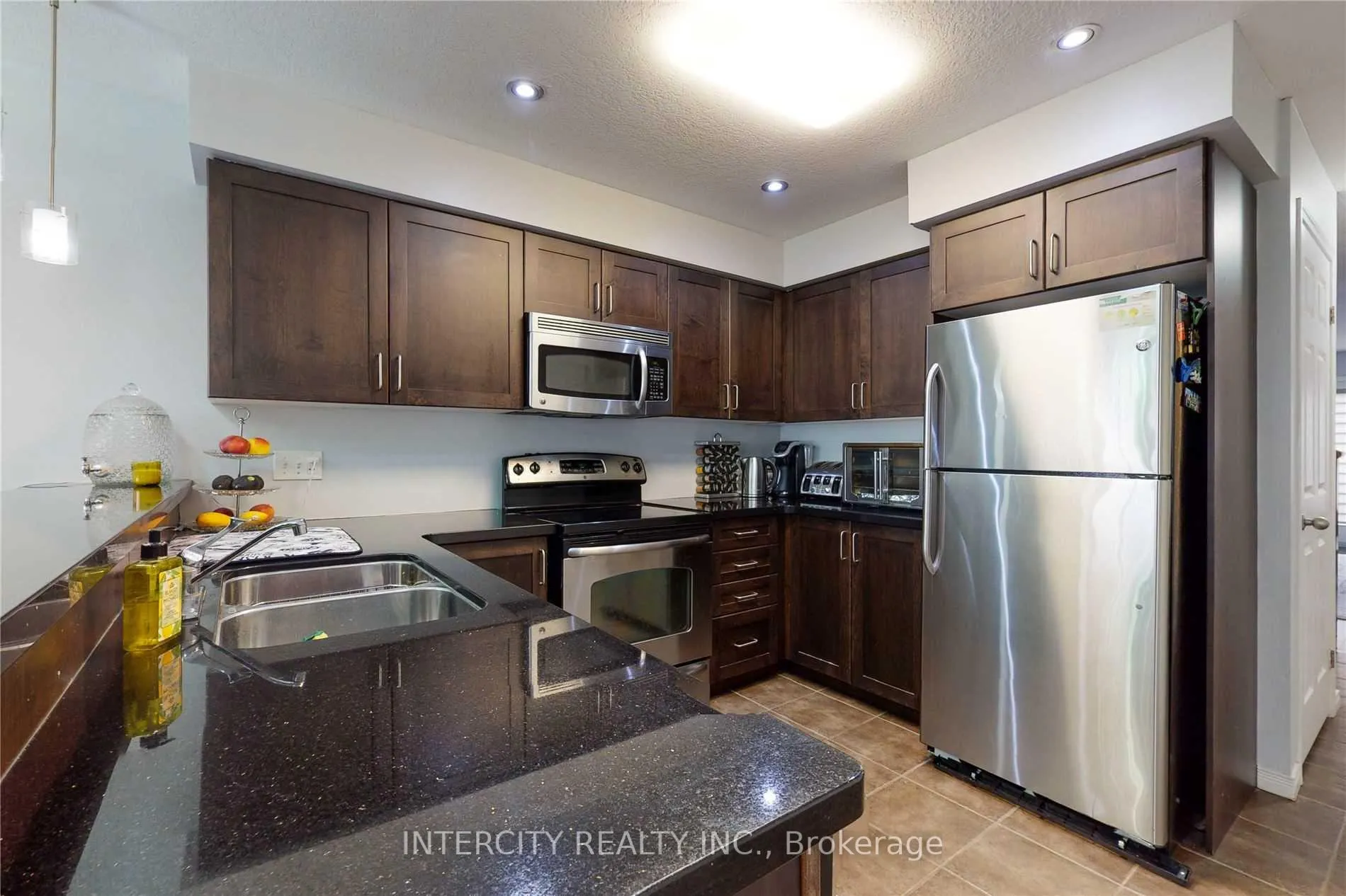 Photo 9 of Unit 1A, 50 Howe Drive, Kitchener, Laurentian Hills — HOMEH