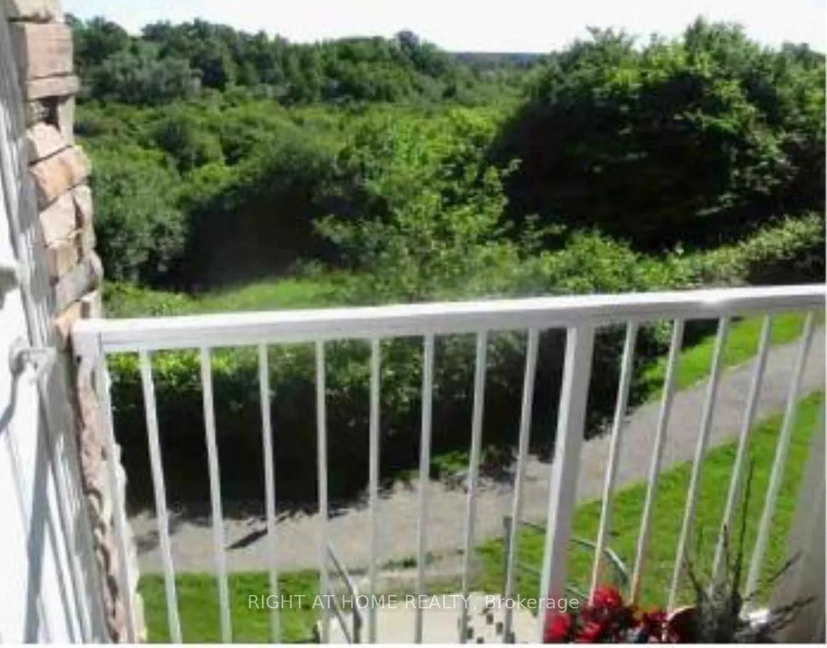 Photo 3 of Unit 1209, 8 Dayspring Circle, Brampton, Goreway Drive Corridor — HOMEH