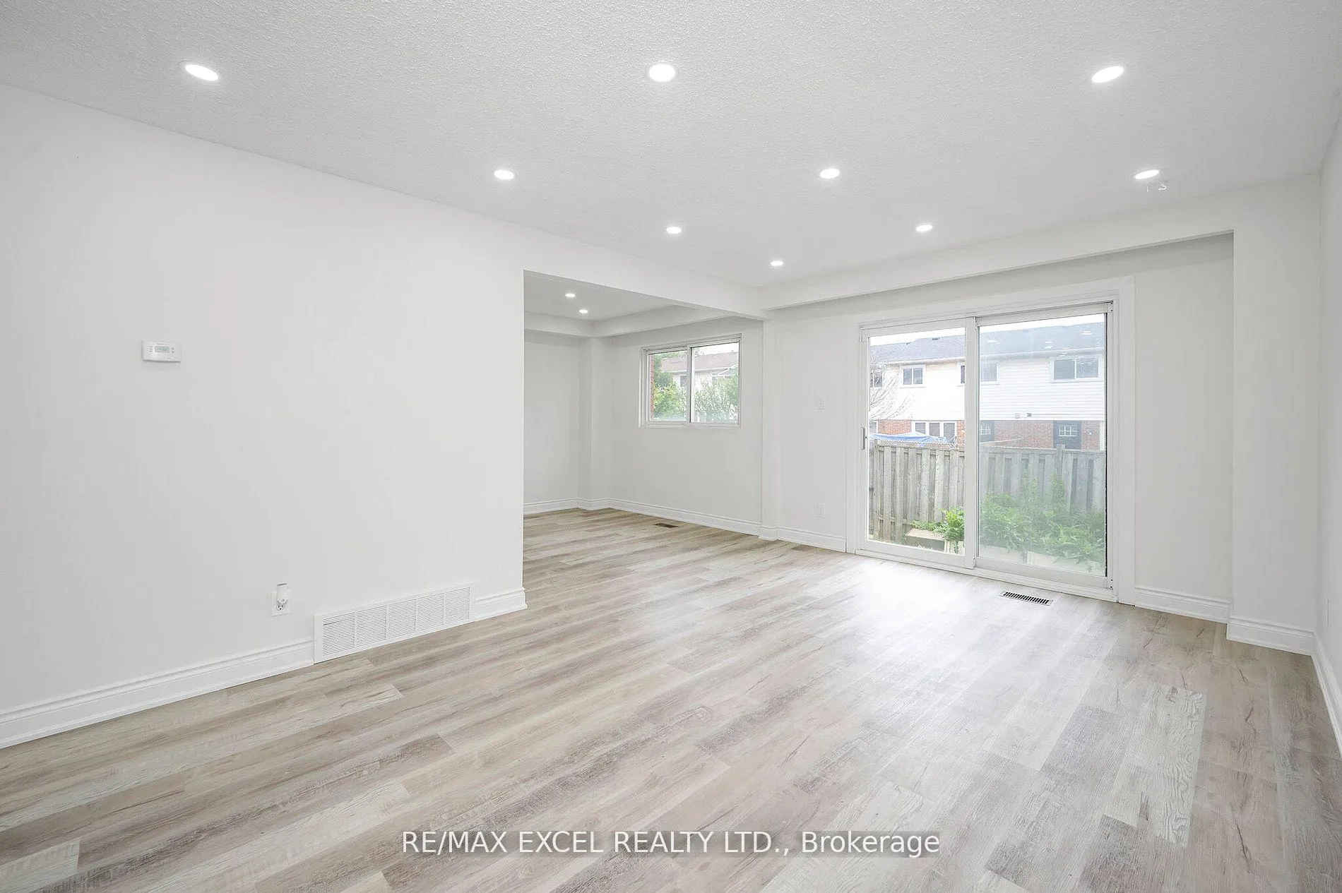 Photo 10 of Unit 1, 55 Bryna Avenue, Hamilton, Greeningdon — HOMEH