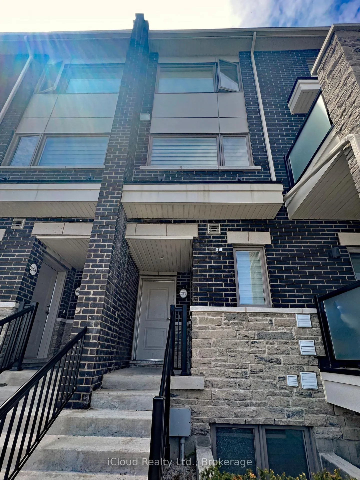 Photo 2 of Unit 15, 220 Lagerfeld Drive, Brampton, Northwest Brampton — HOMEH