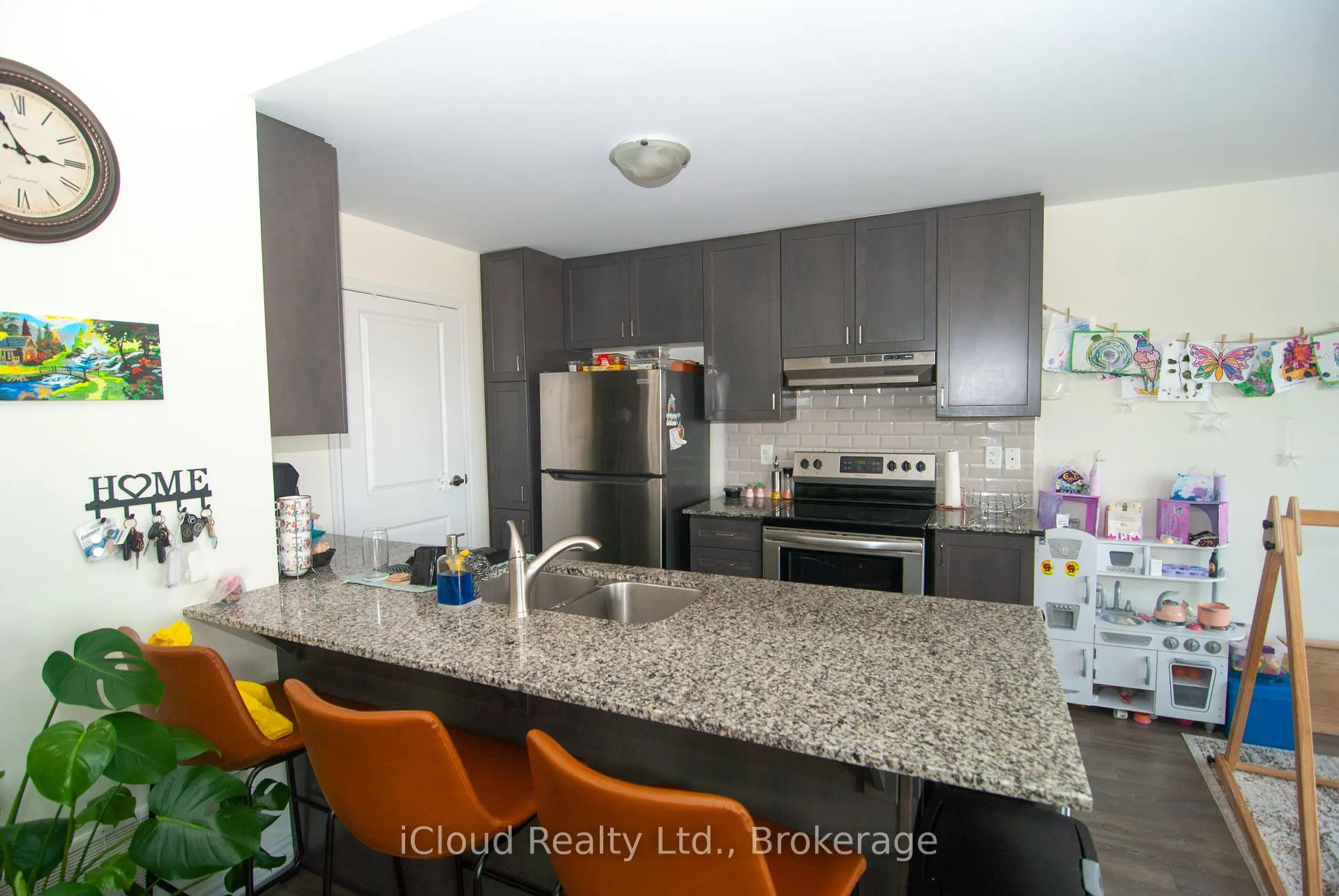 Photo 4 of Unit 15, 220 Lagerfeld Drive, Brampton, Northwest Brampton — HOMEH